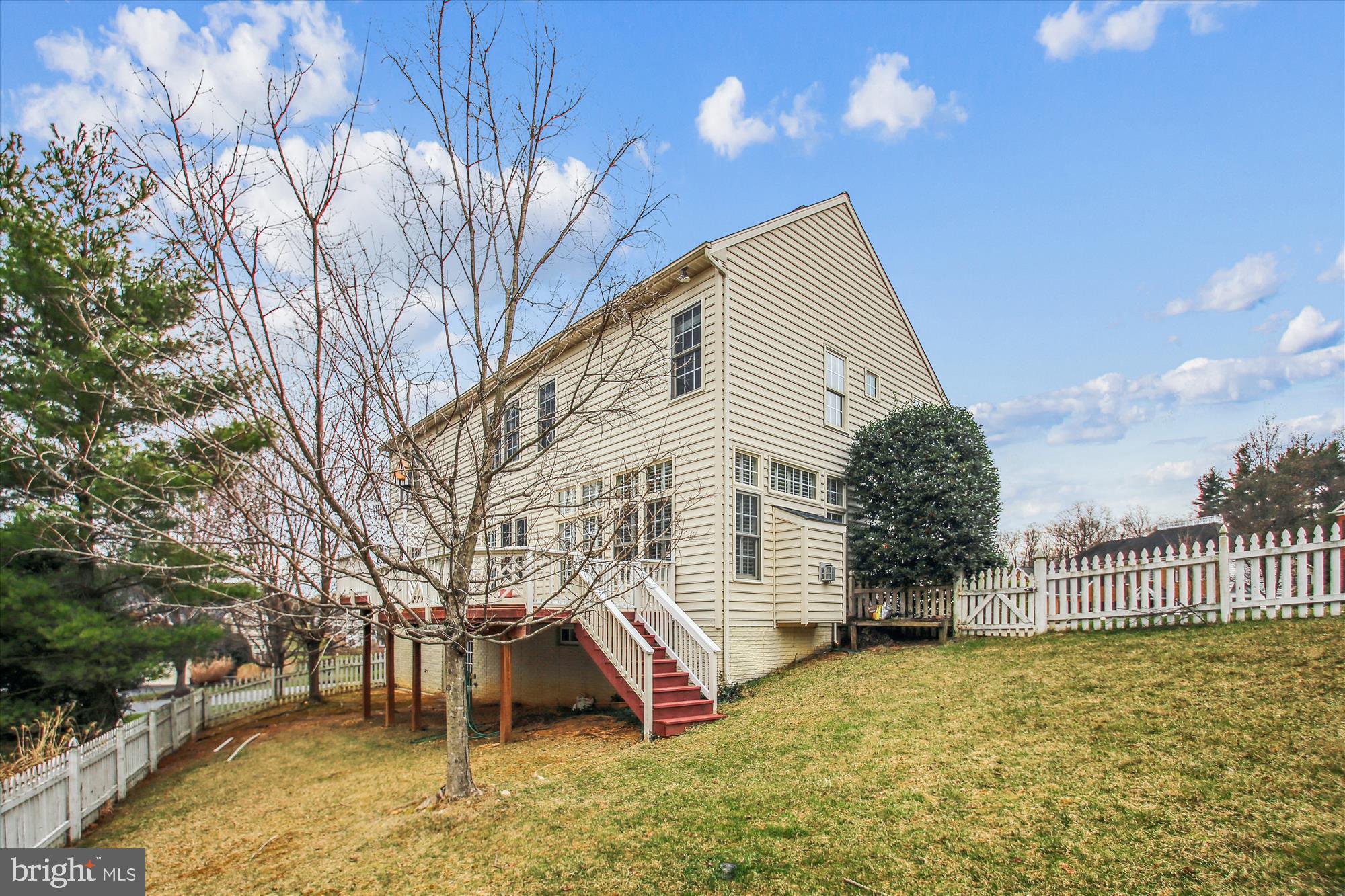 CRESTWOOD - Residential