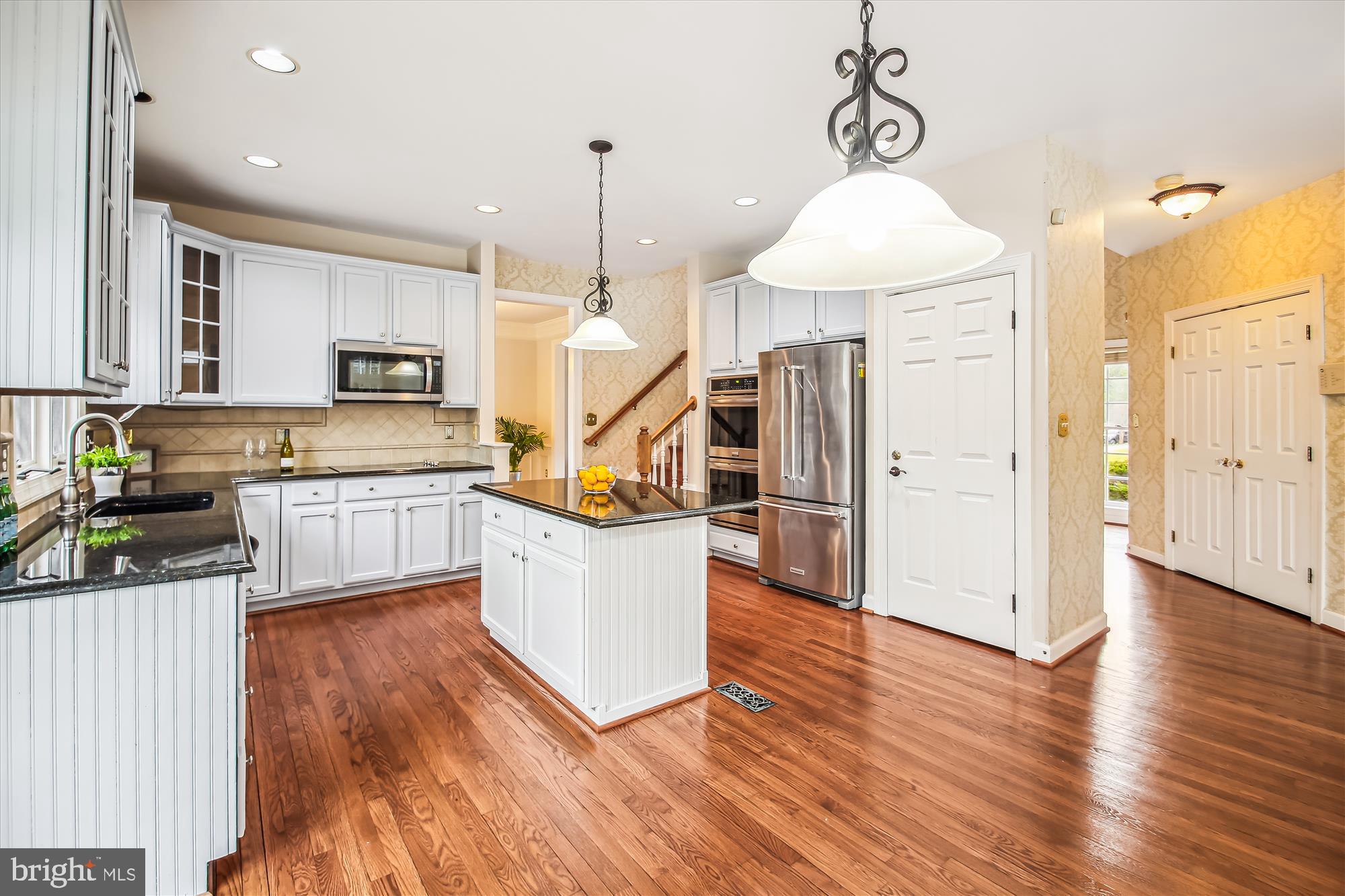 CRESTWOOD - Residential