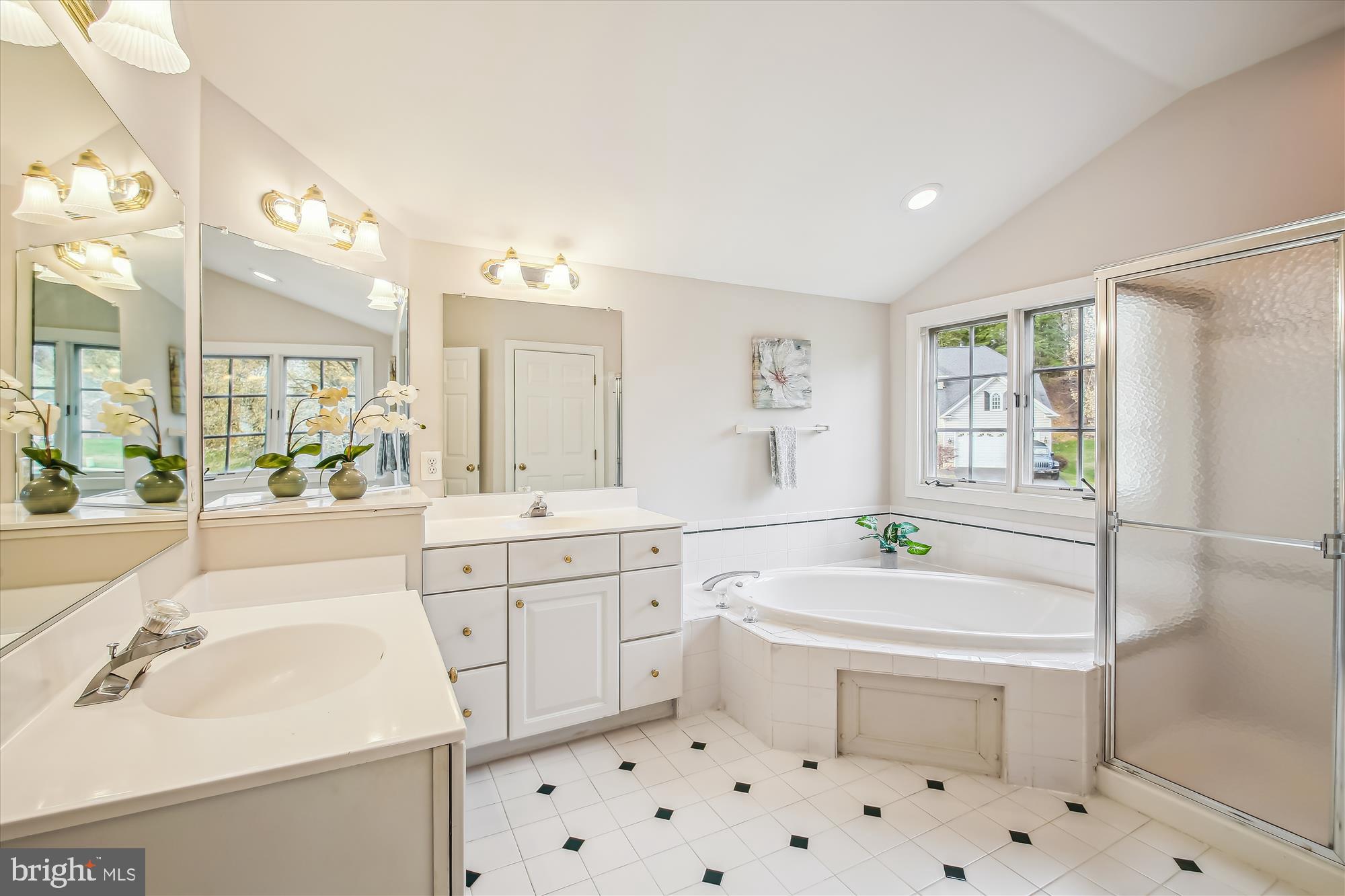 CRESTWOOD - Residential