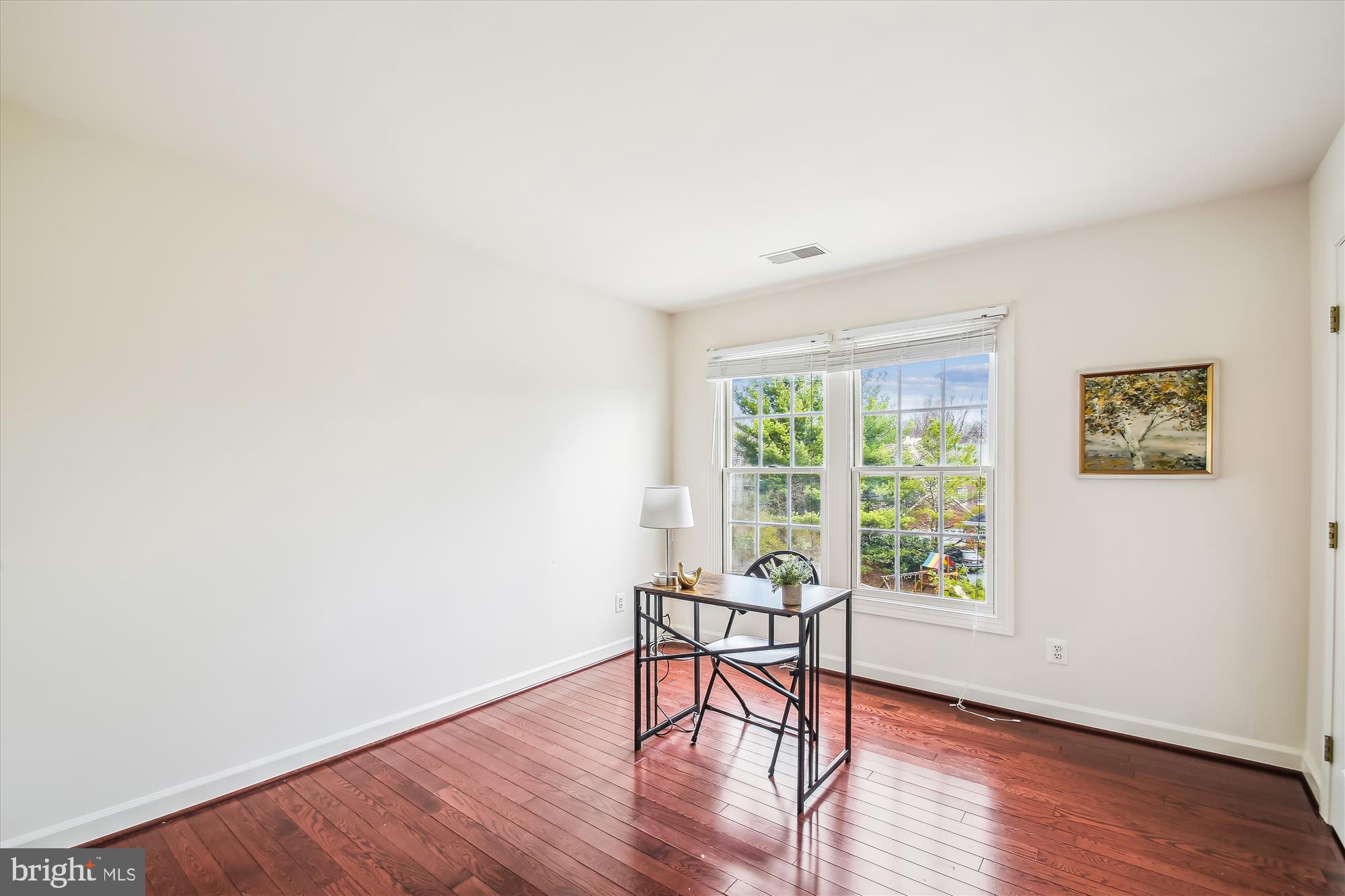 CRESTWOOD - Residential