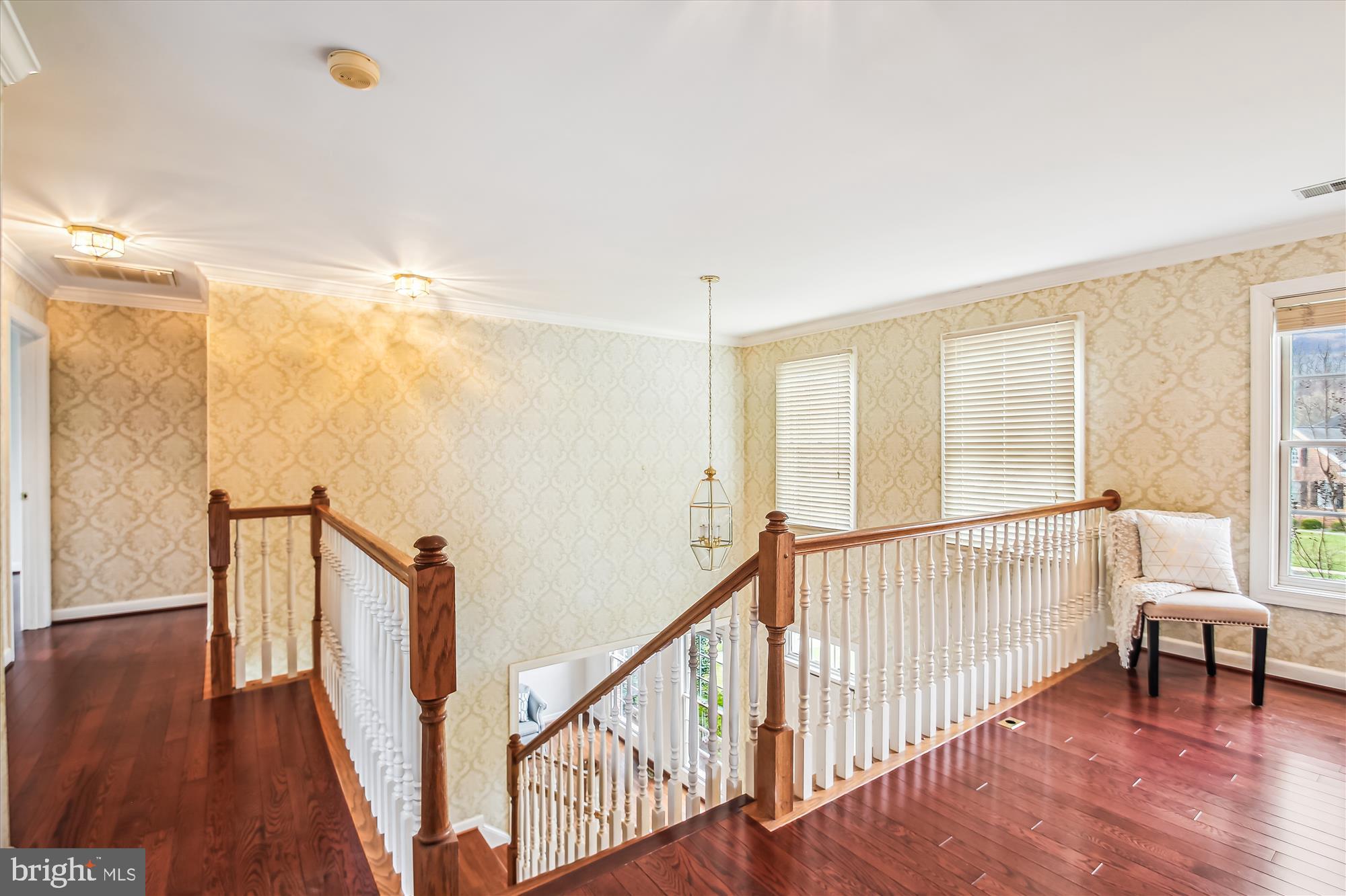 CRESTWOOD - Residential