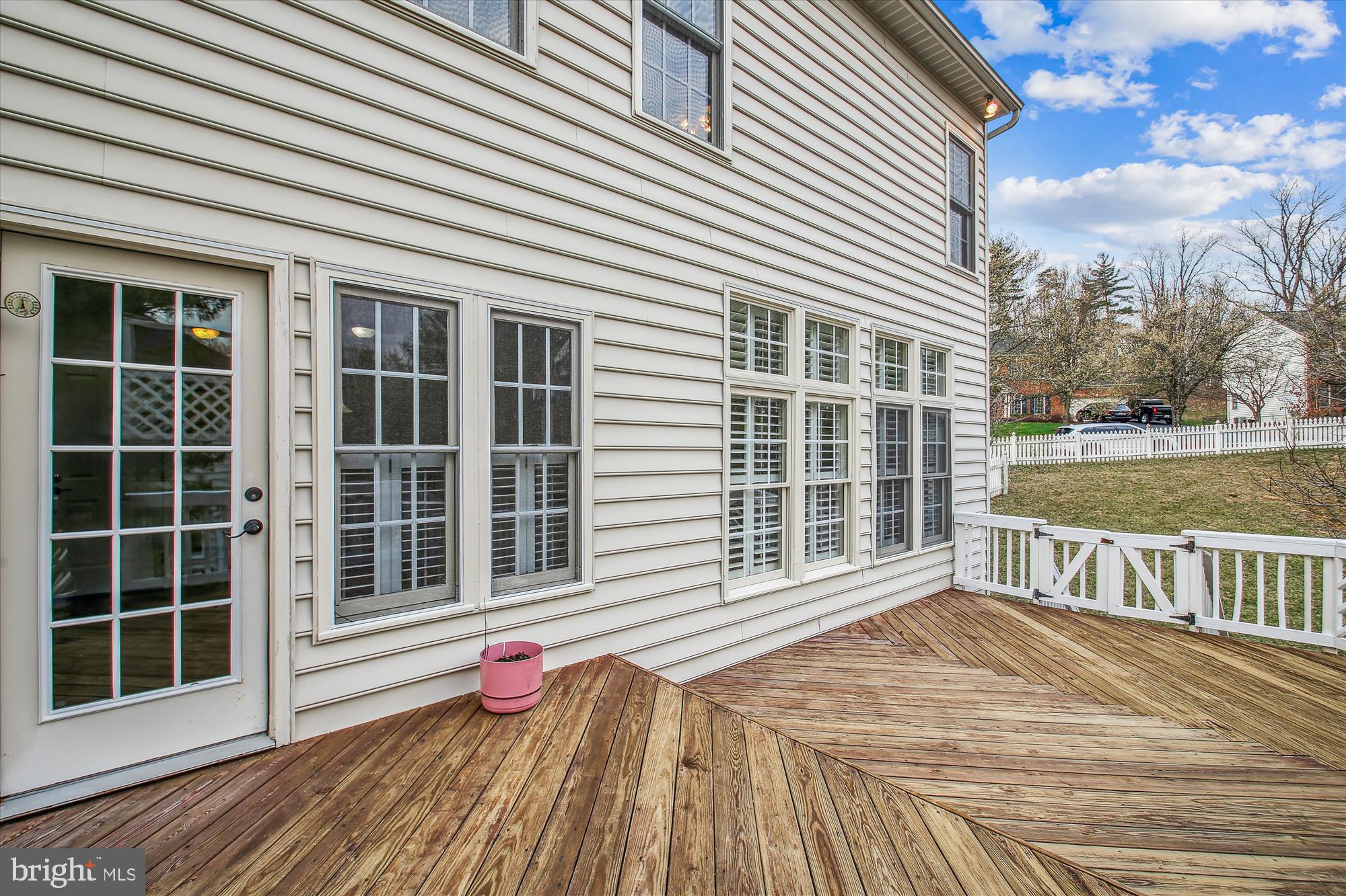 CRESTWOOD - Residential