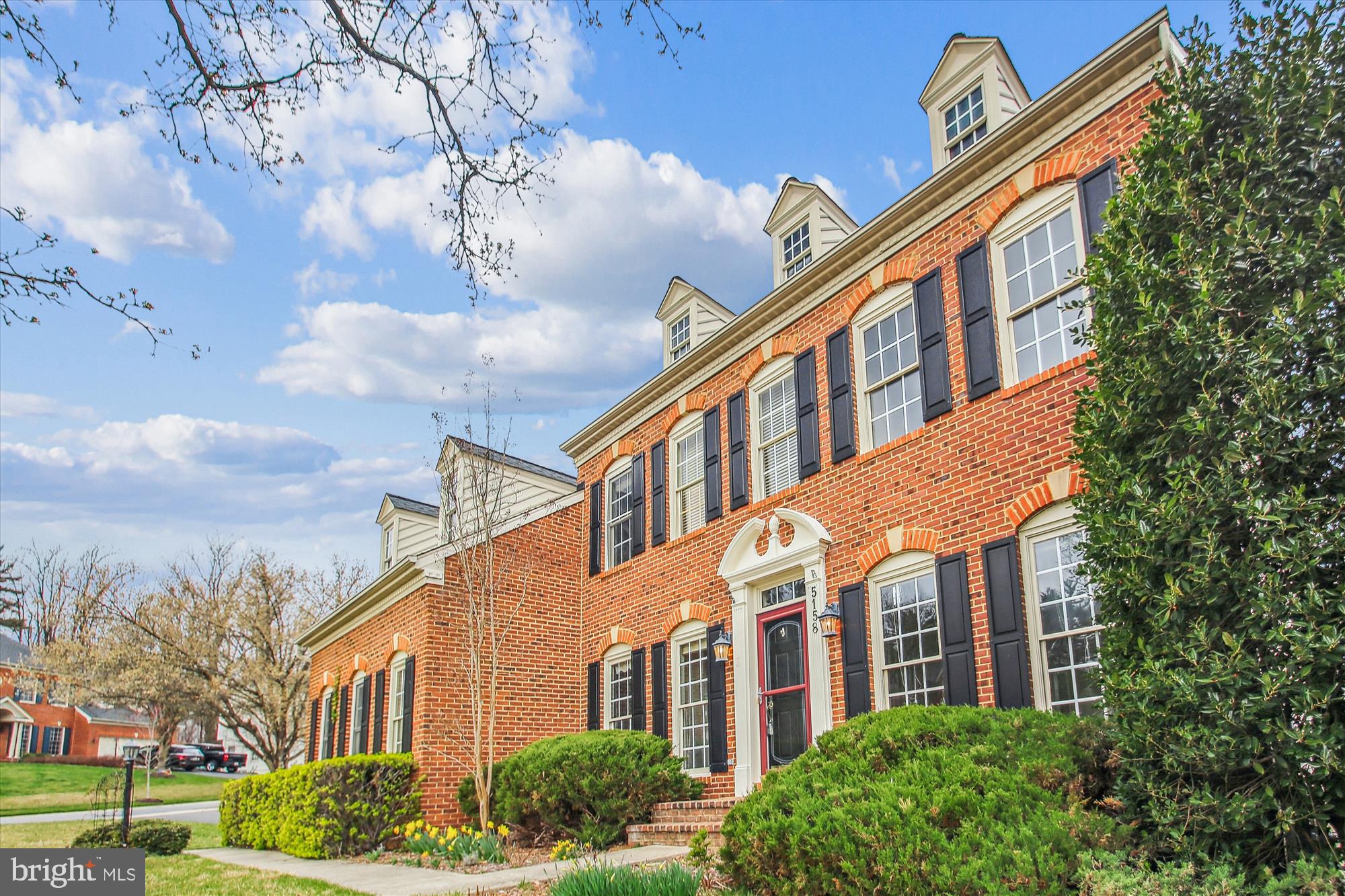 CRESTWOOD - Residential