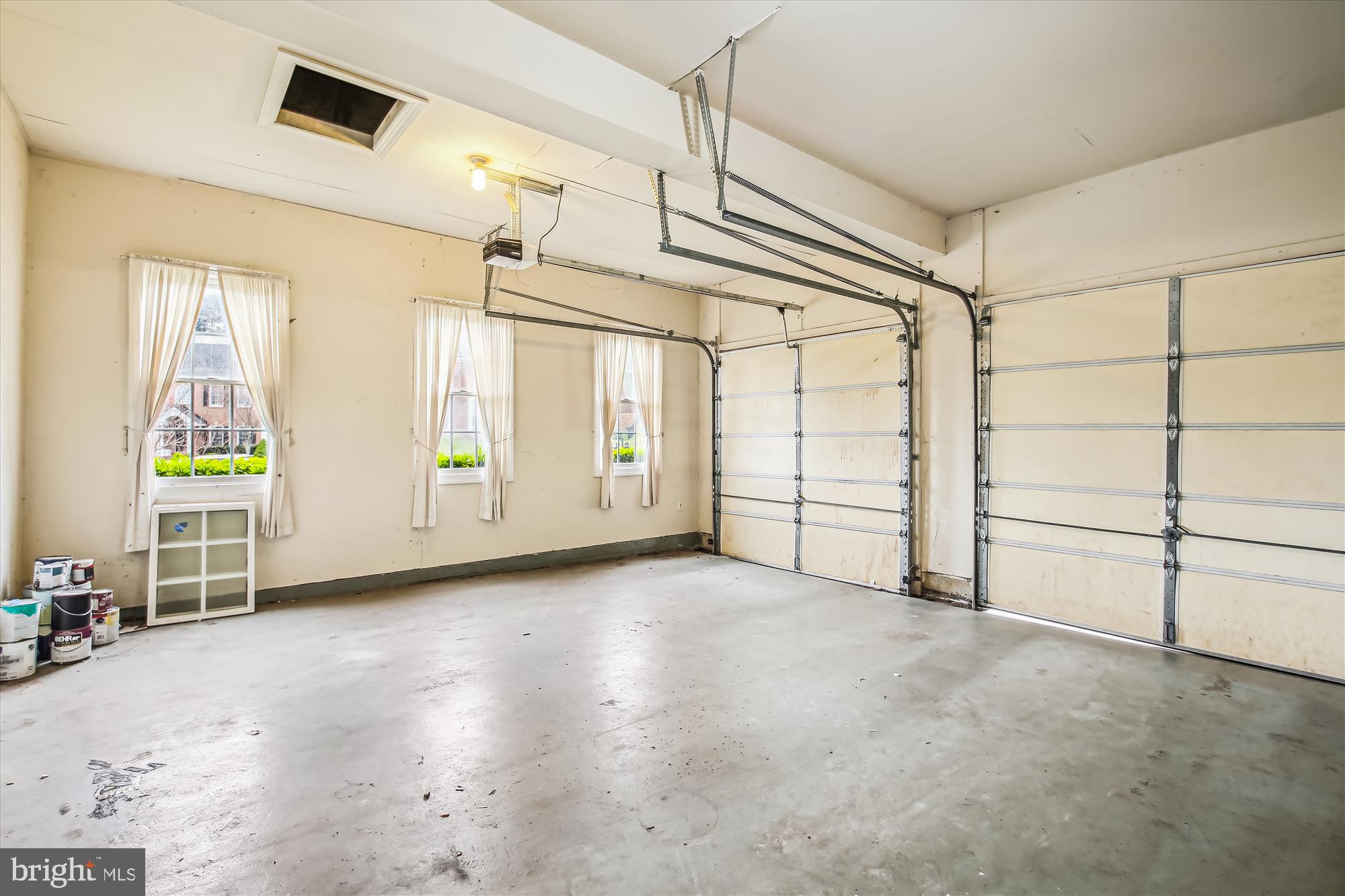 CRESTWOOD - Residential