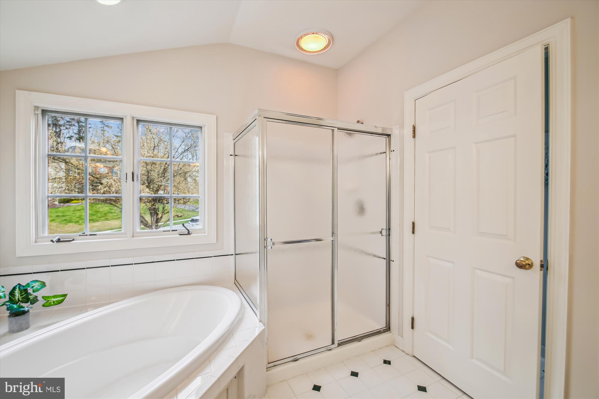 CRESTWOOD - Residential