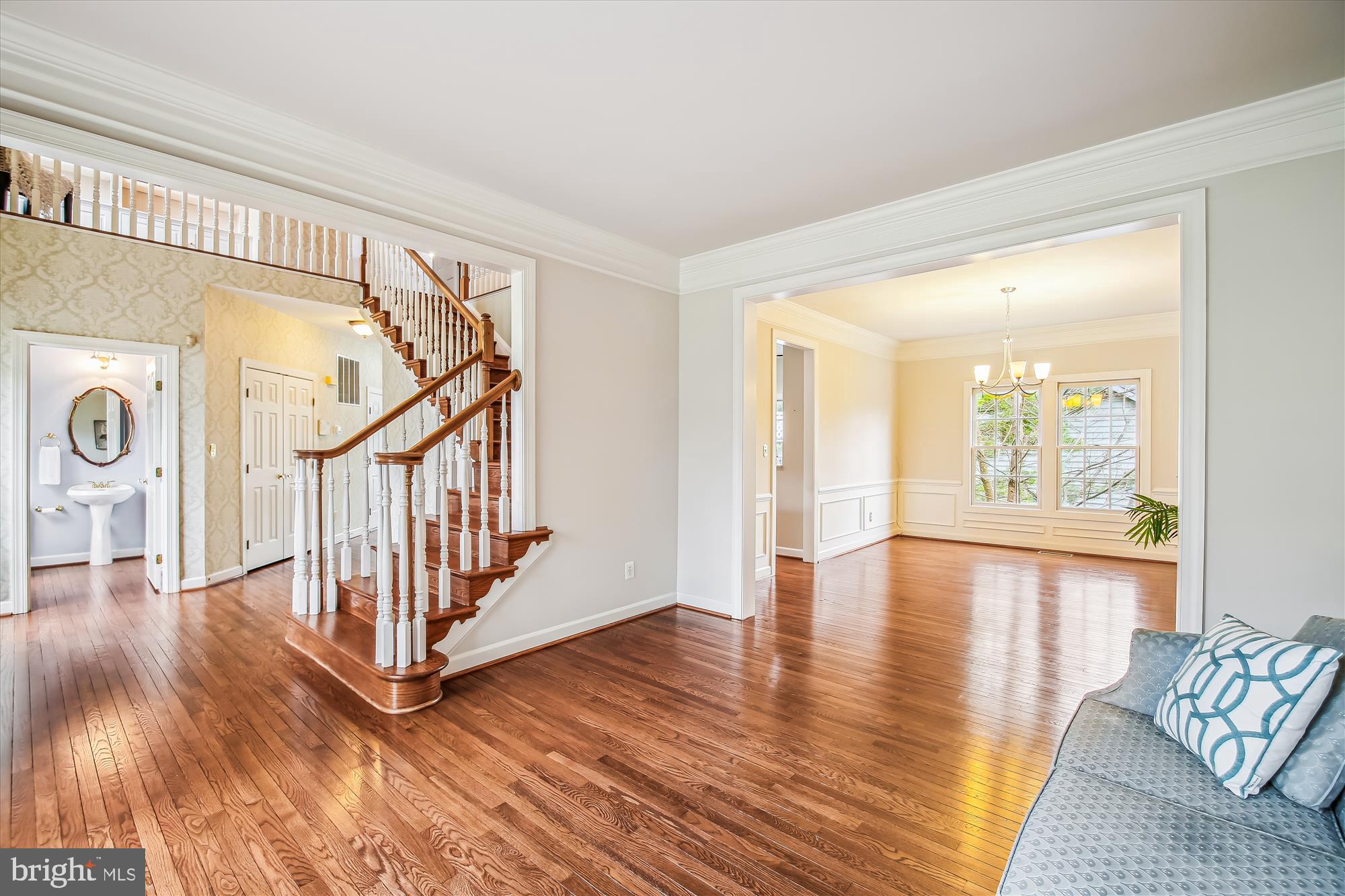 CRESTWOOD - Residential