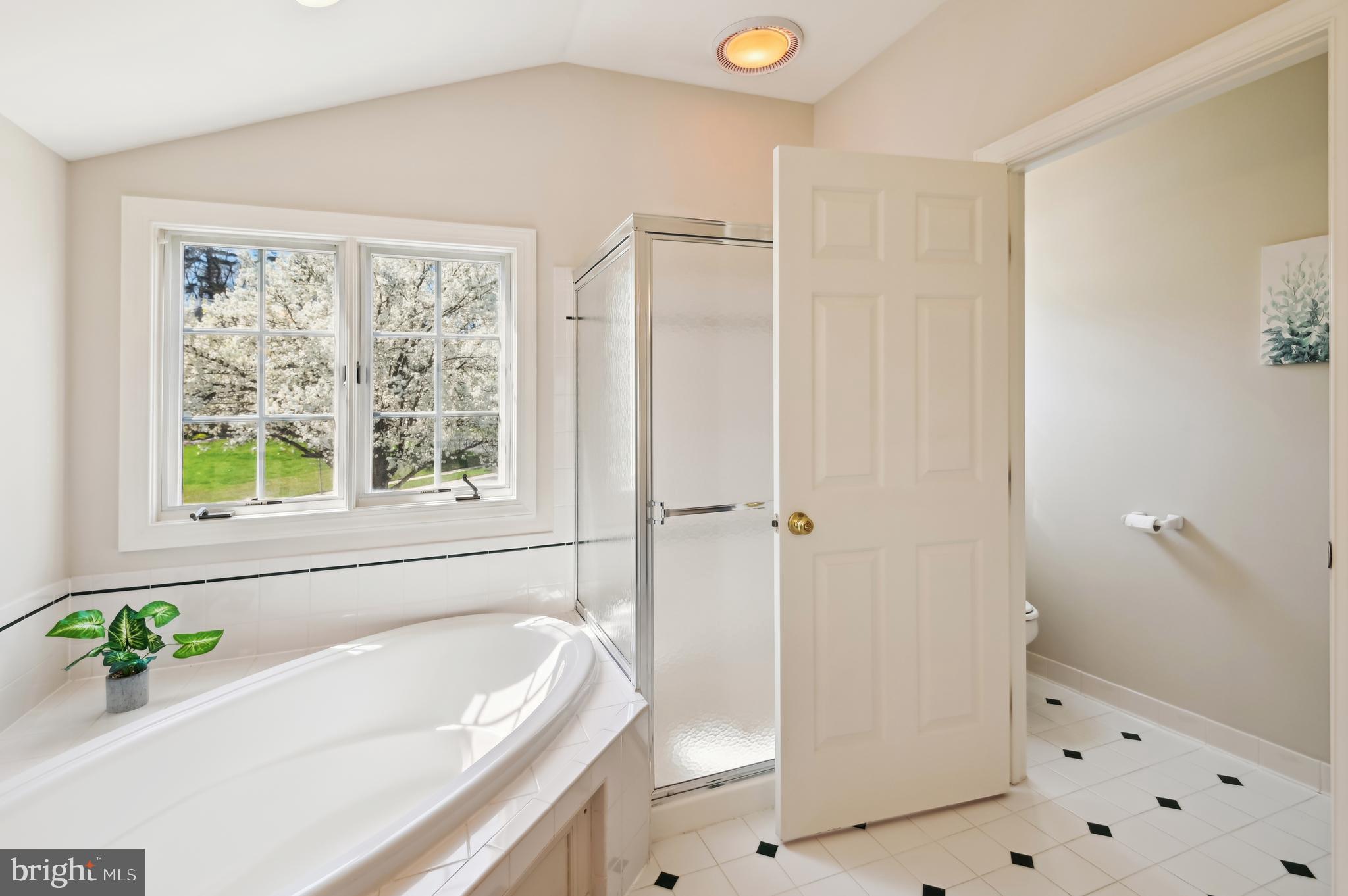 CRESTWOOD - Residential