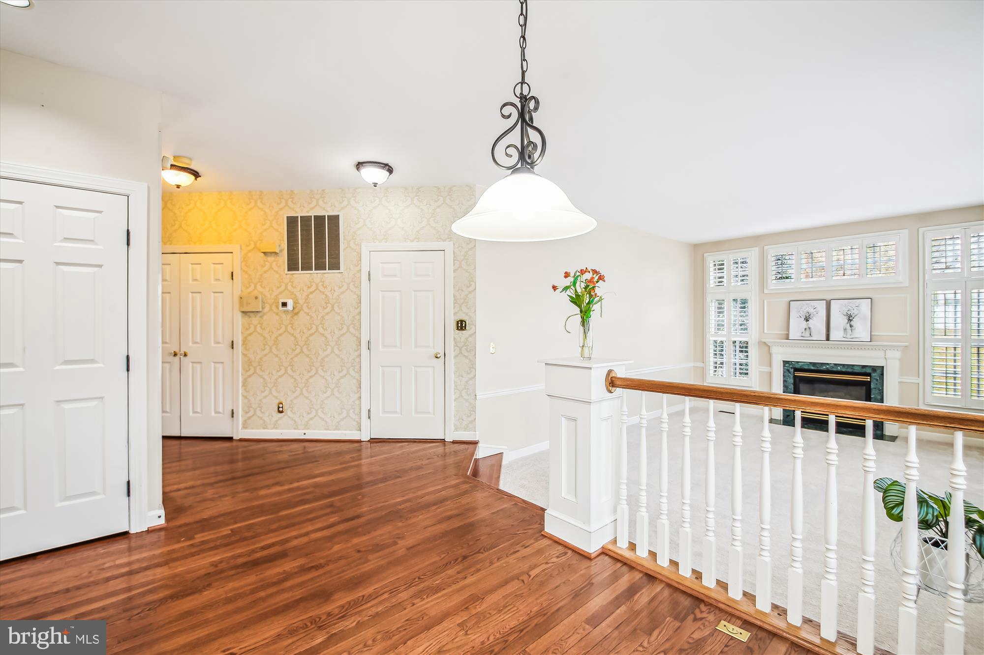 CRESTWOOD - Residential