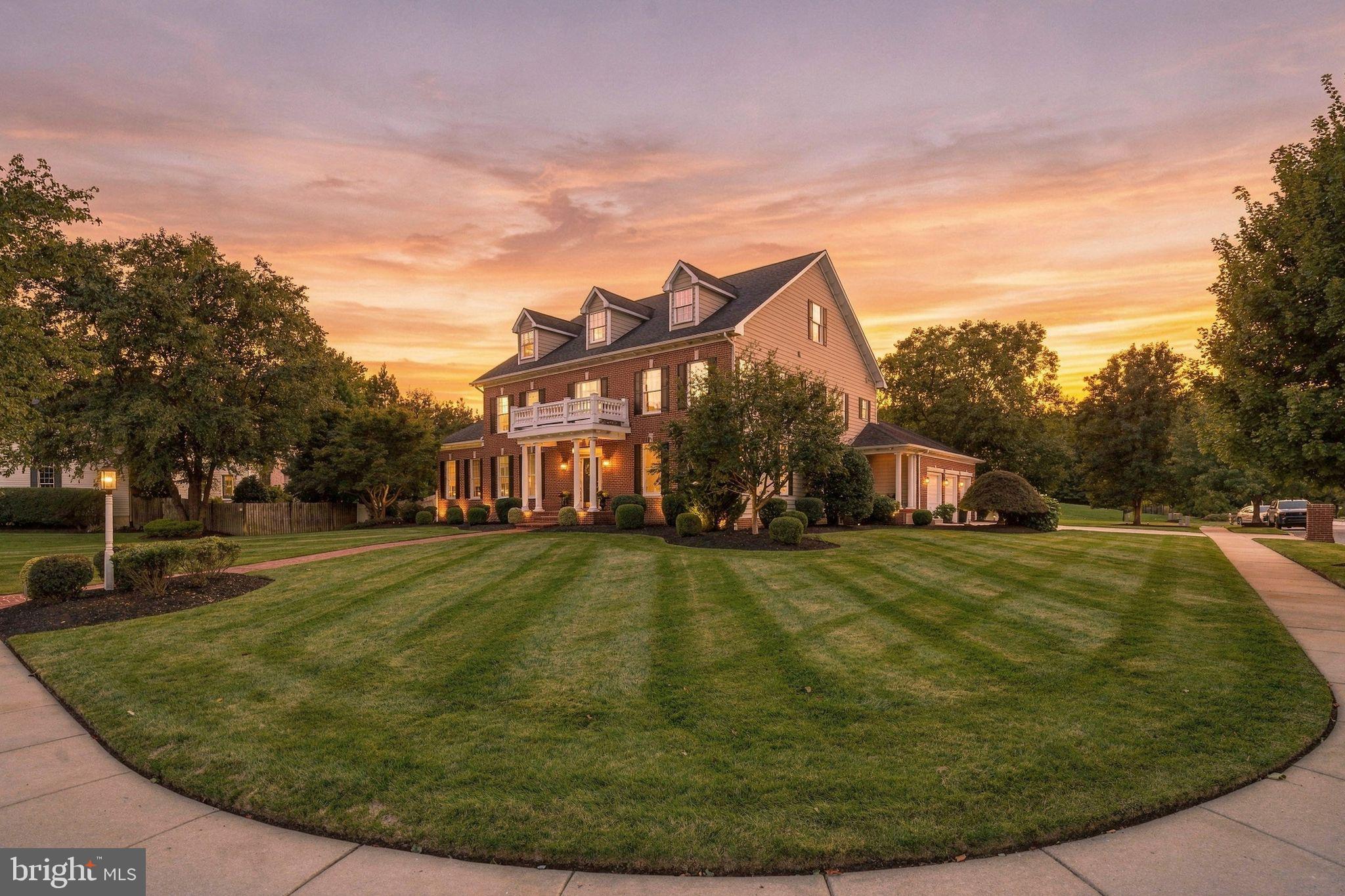 7 HAYFIELD COURT
