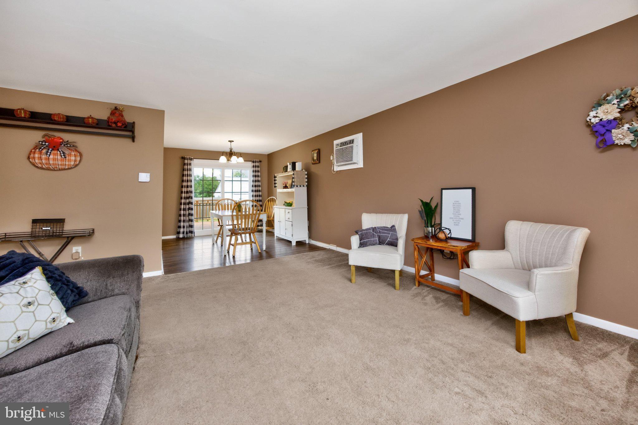971 OAKDALE DRIVE