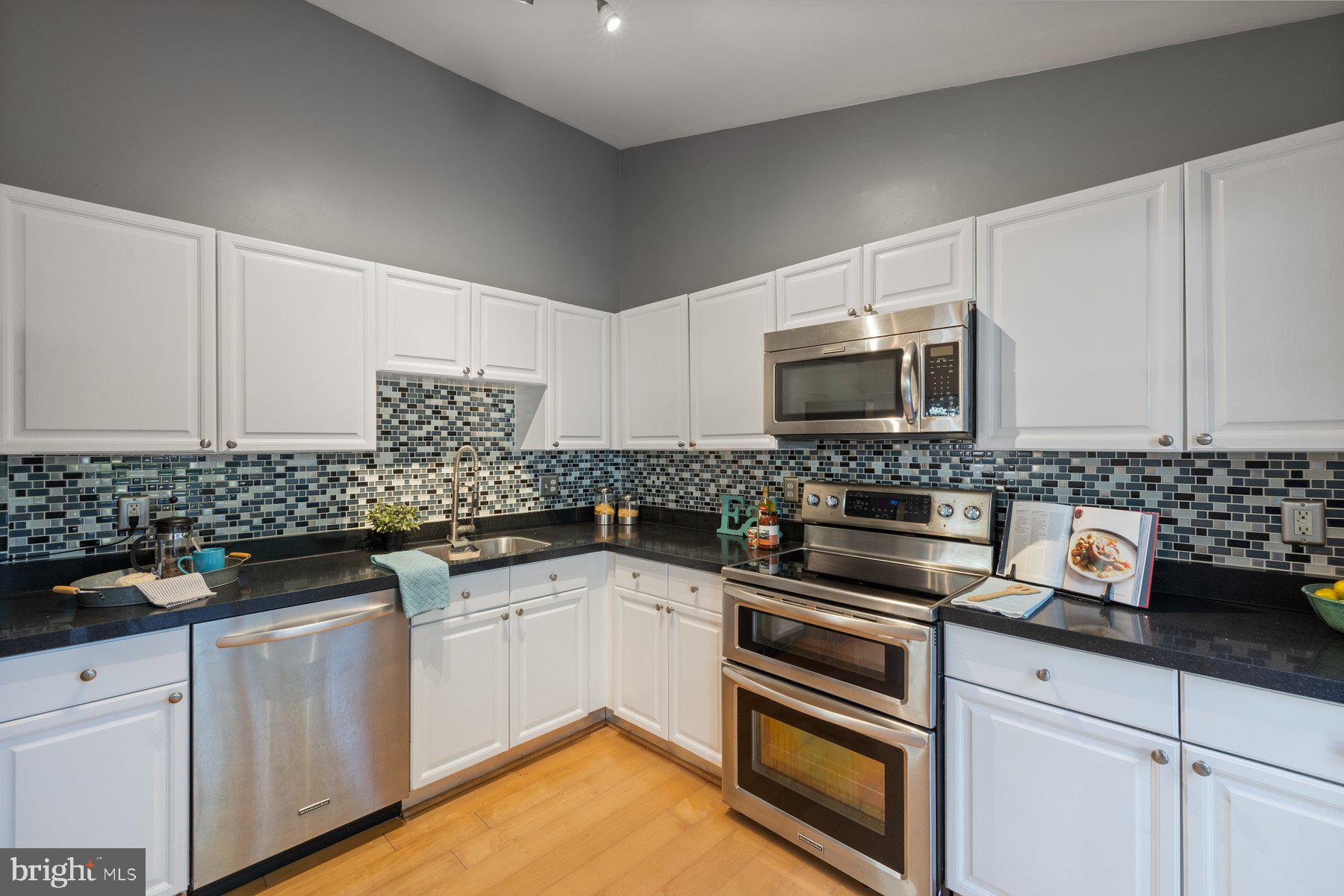 MARINERS POINT - Residential