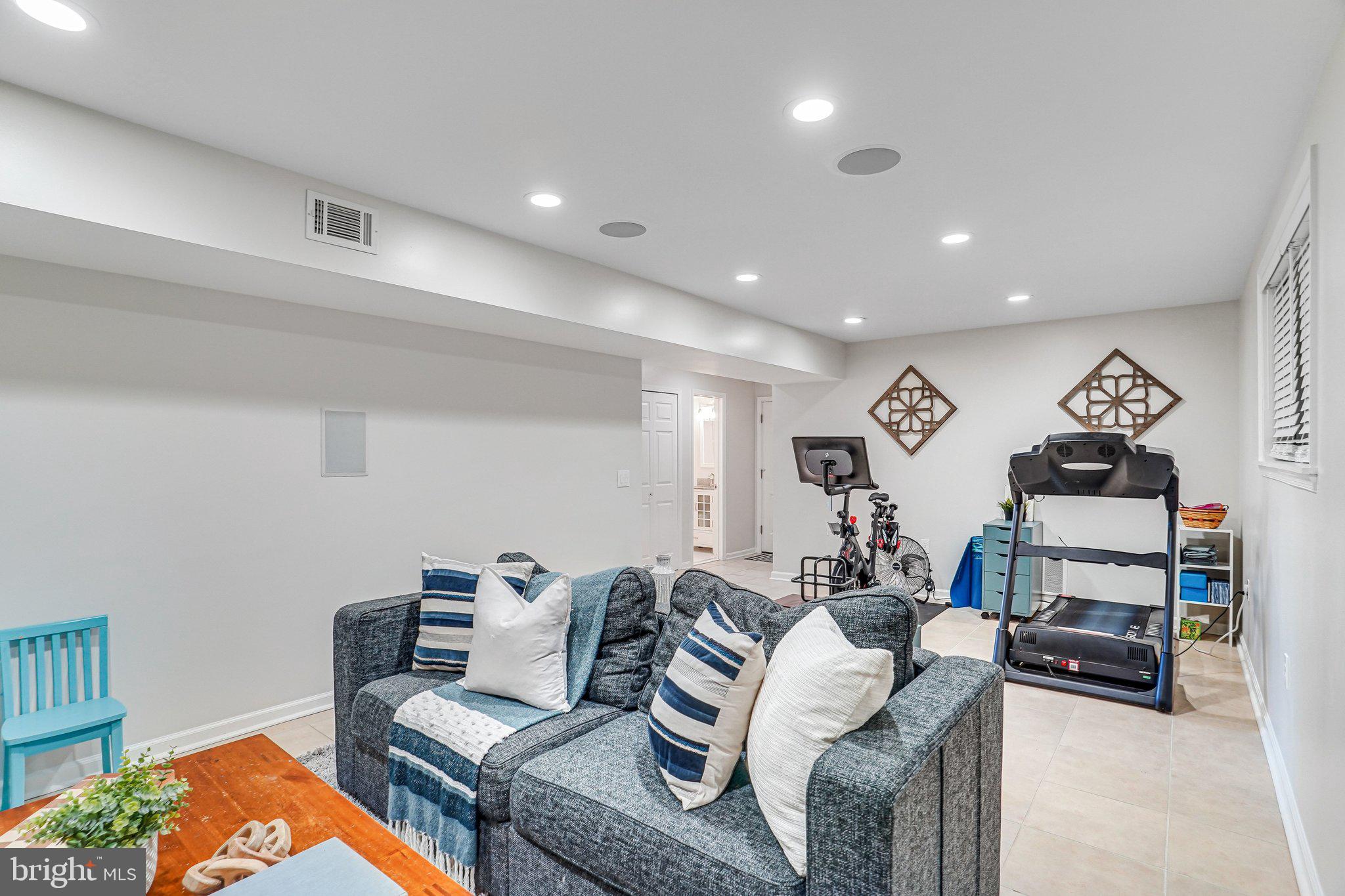 STRATFORD ON THE POTOMAC - Residential