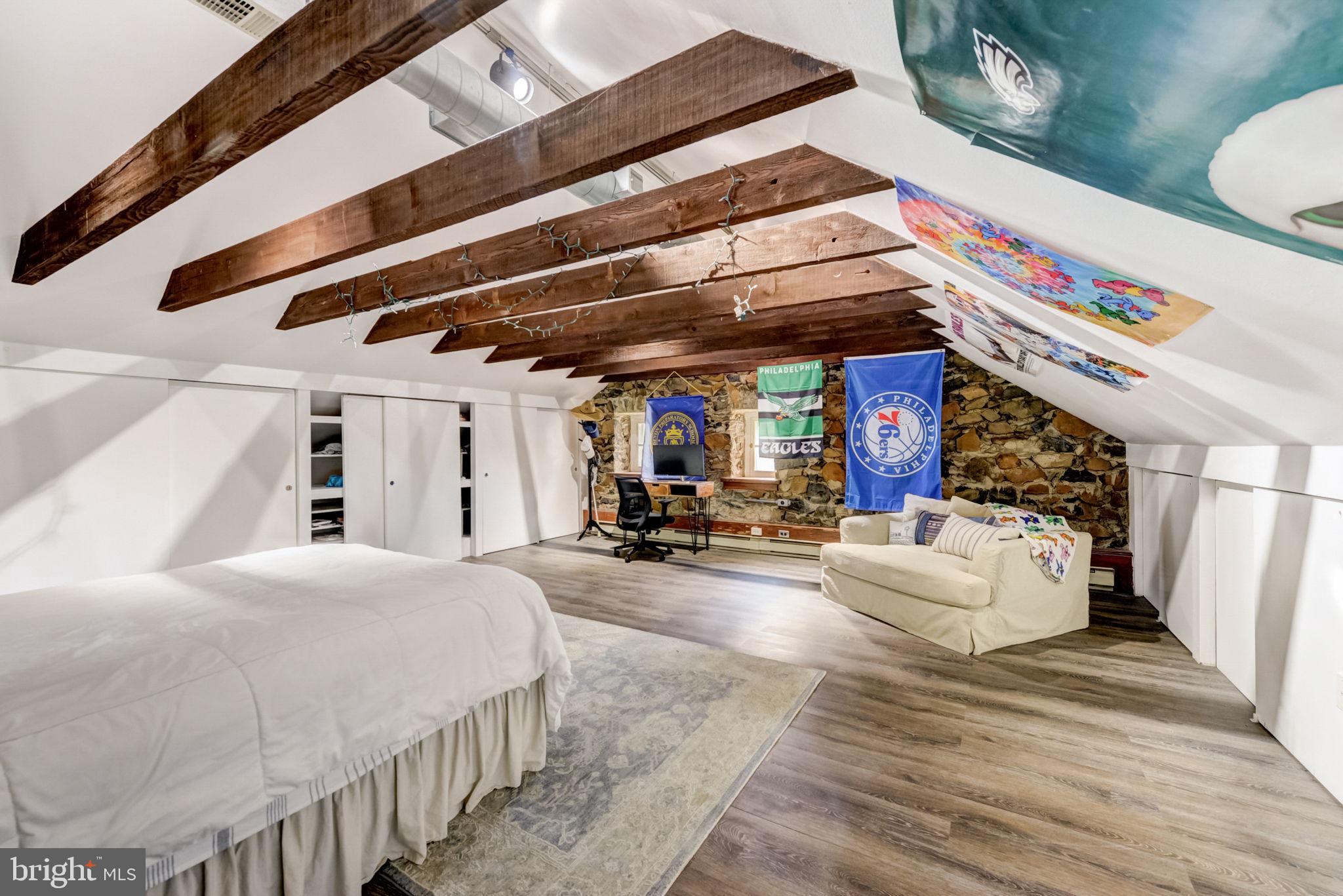 RADNOR HUNT - Residential