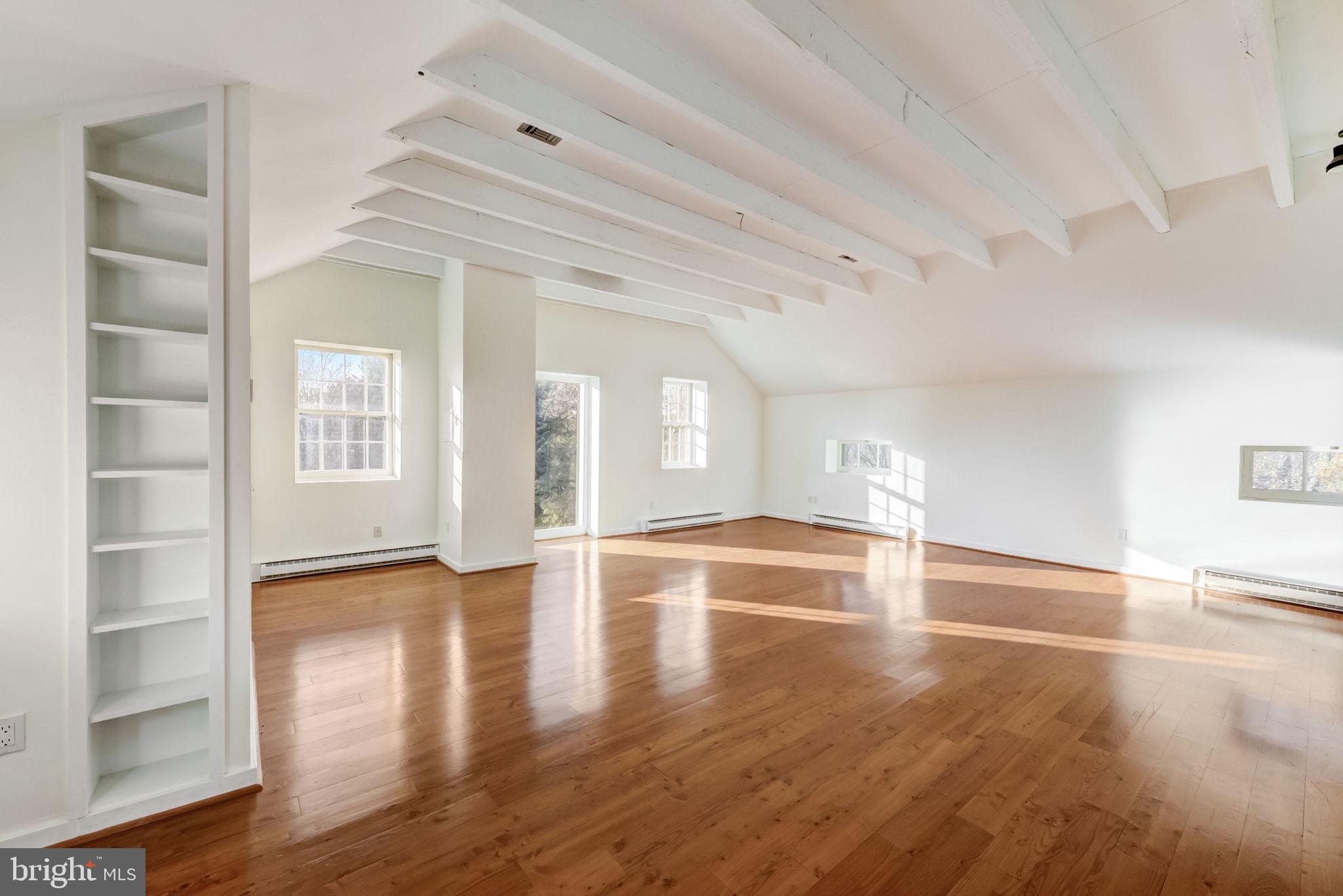 RADNOR HUNT - Residential