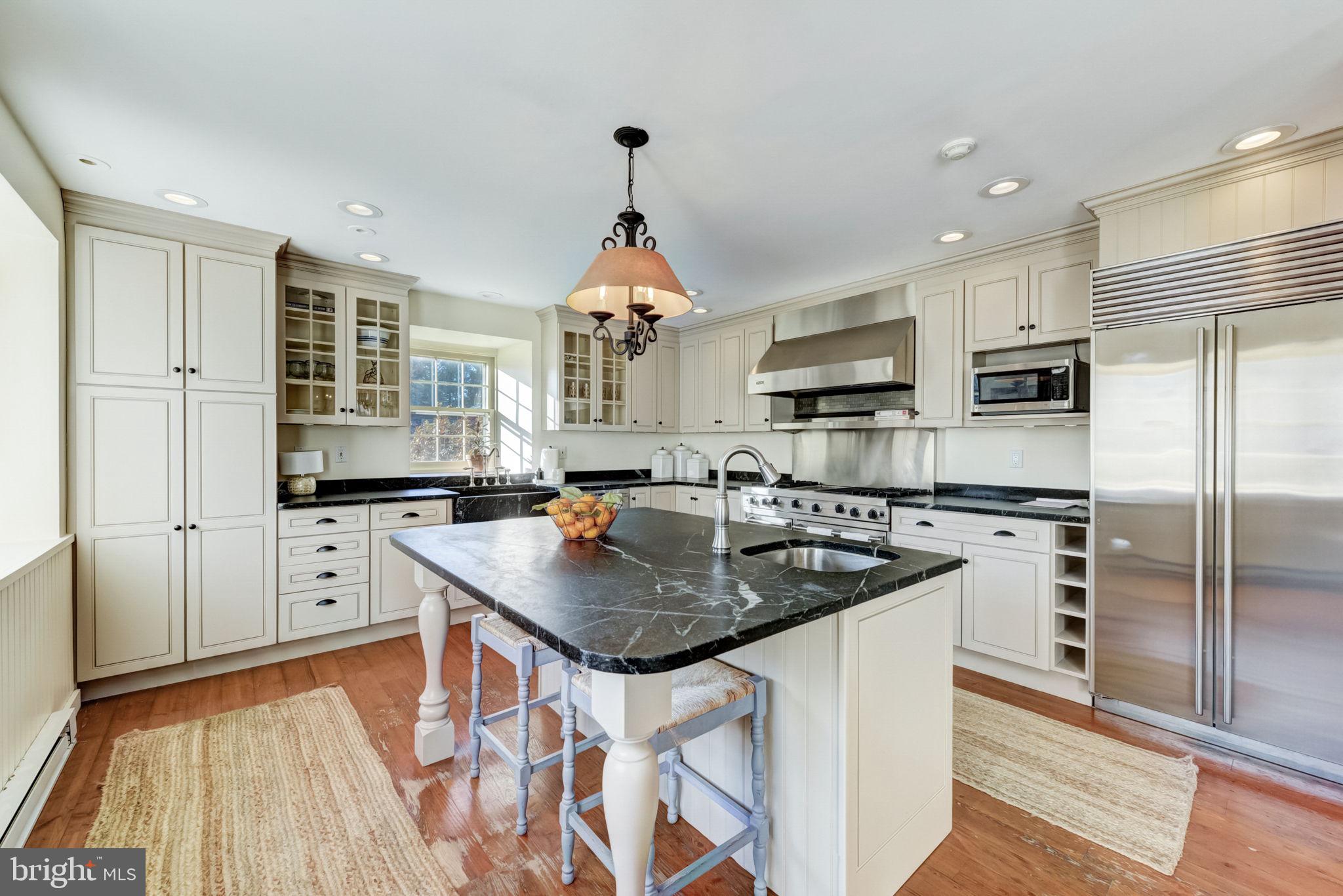 RADNOR HUNT - Residential