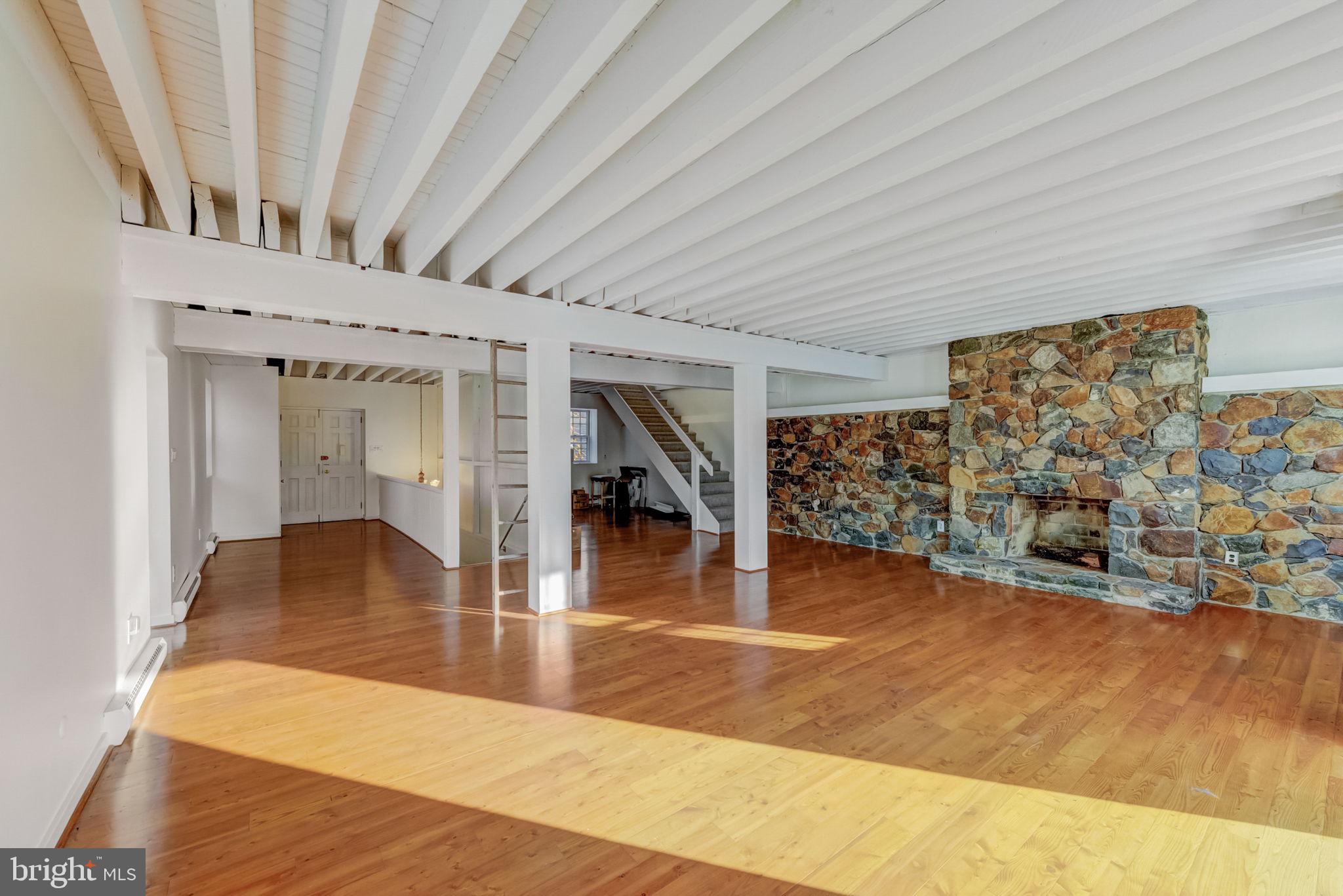 RADNOR HUNT - Residential