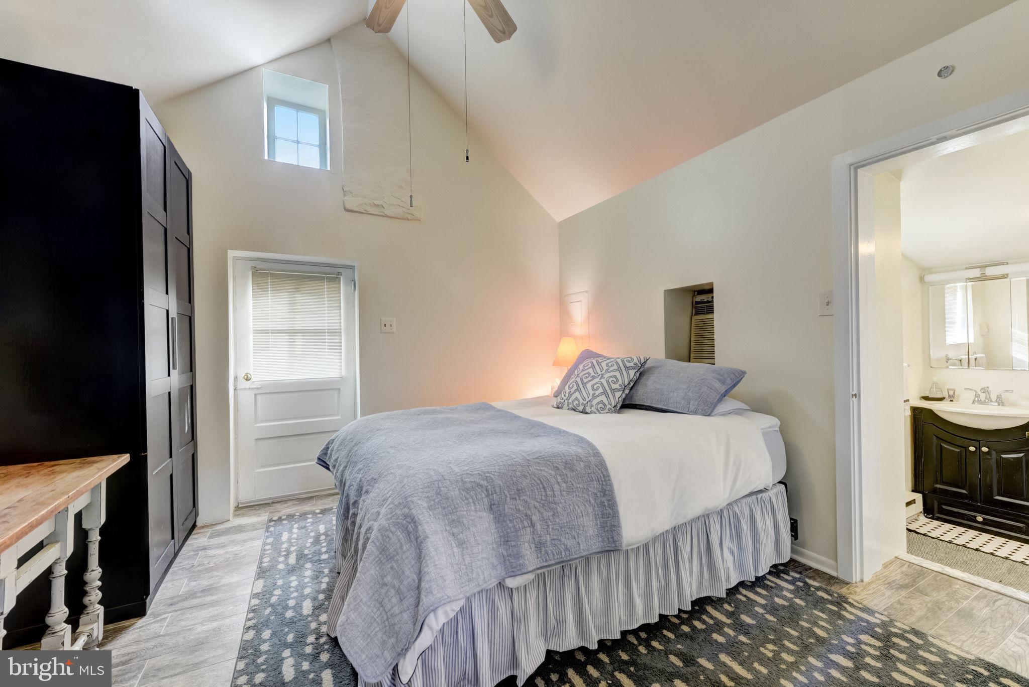 RADNOR HUNT - Residential