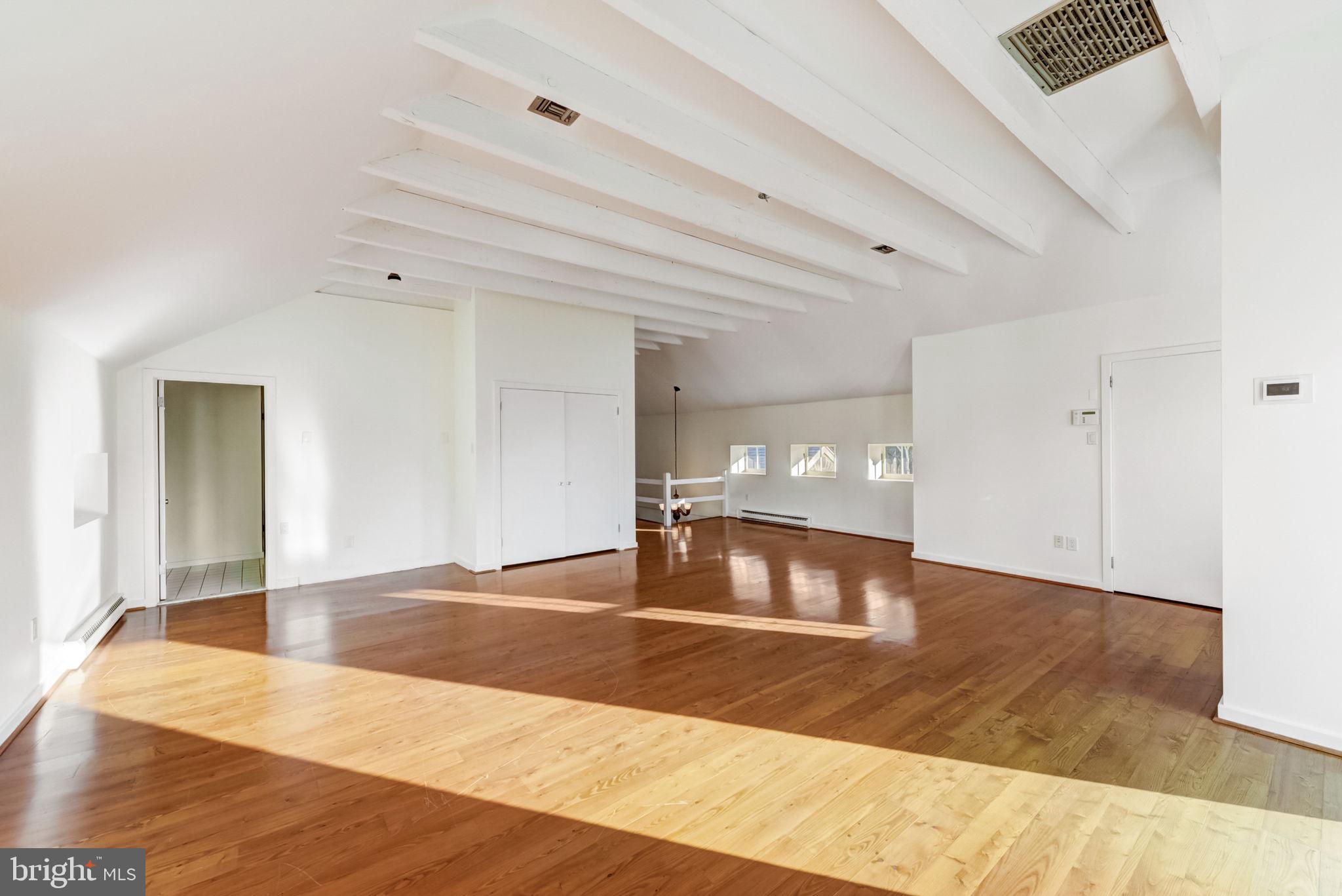 RADNOR HUNT - Residential