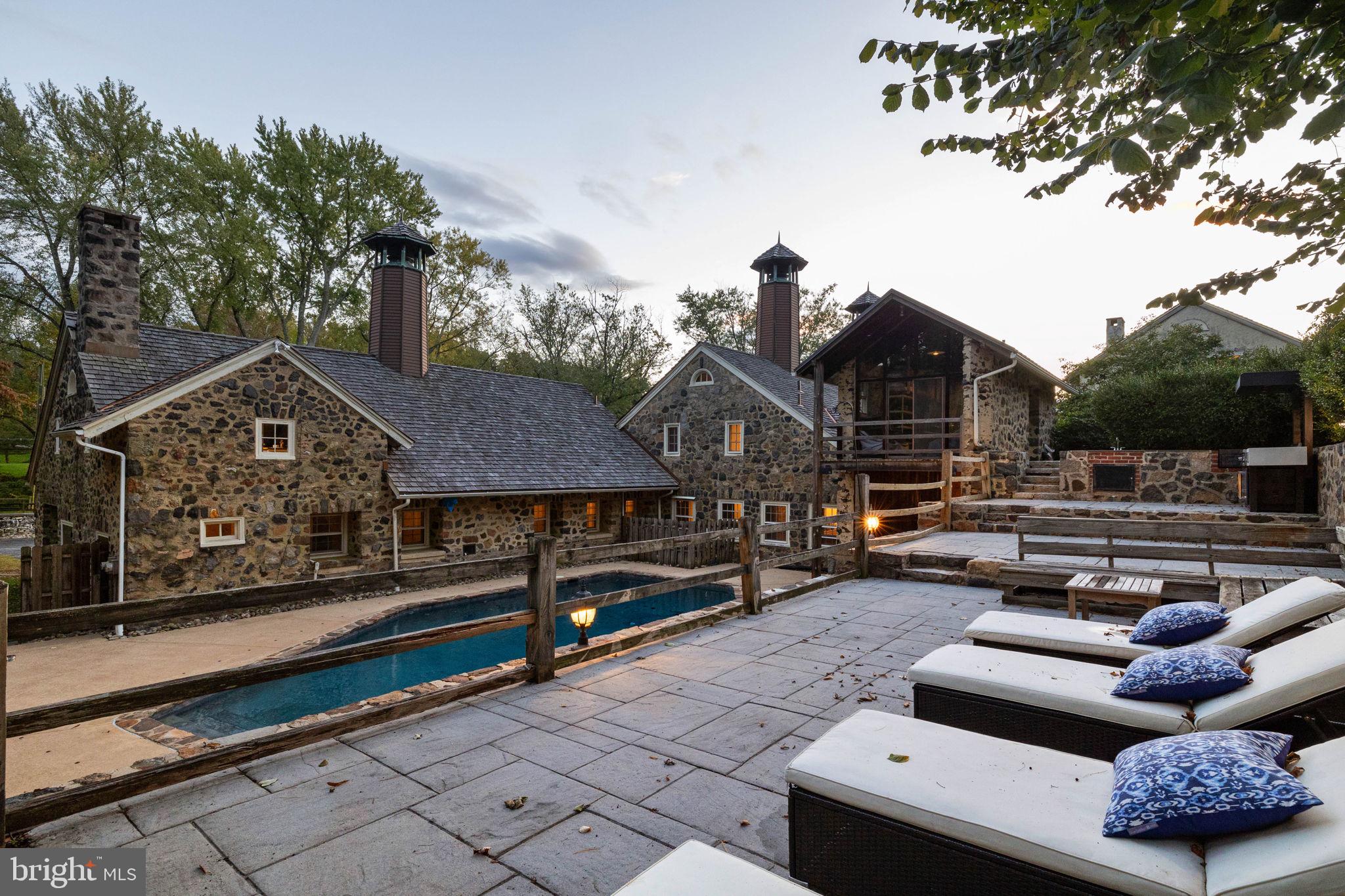 RADNOR HUNT - Residential