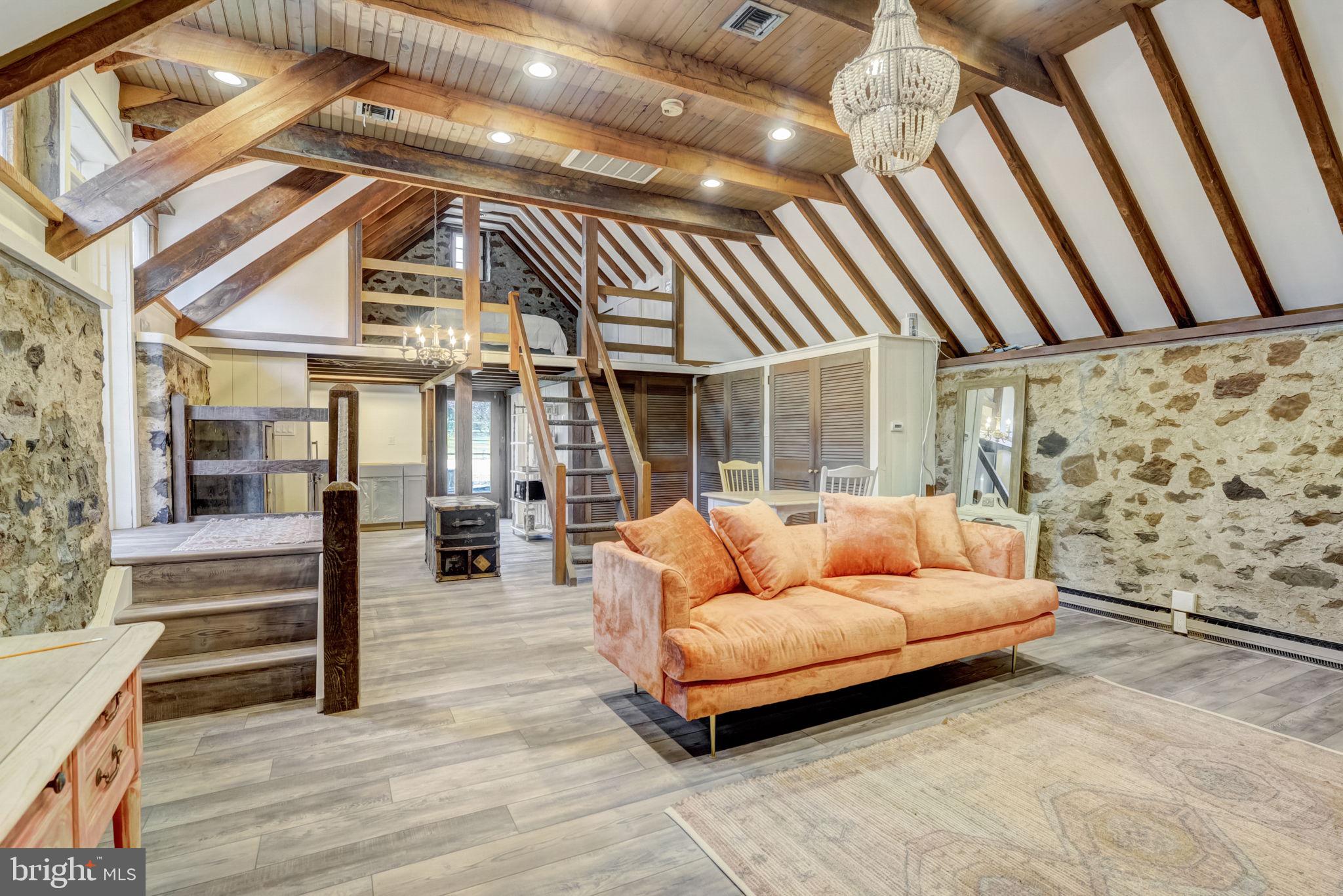 RADNOR HUNT - Residential