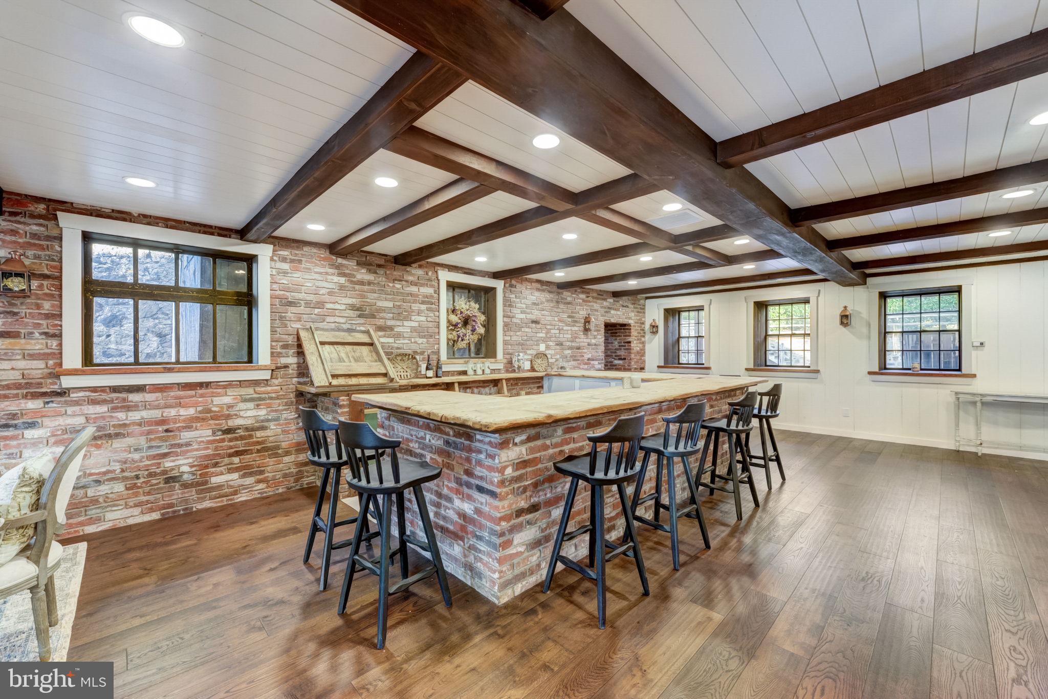 RADNOR HUNT - Residential