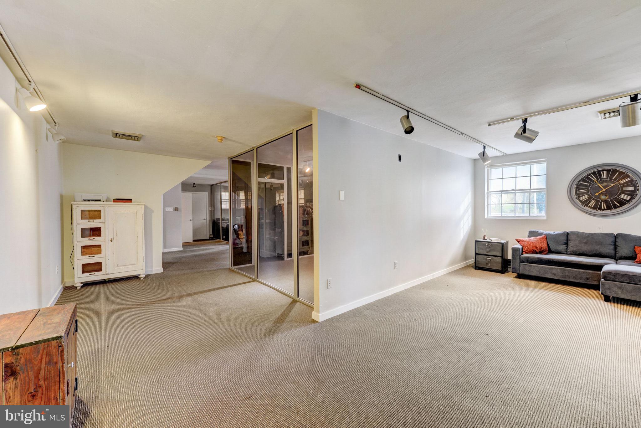 RADNOR HUNT - Residential