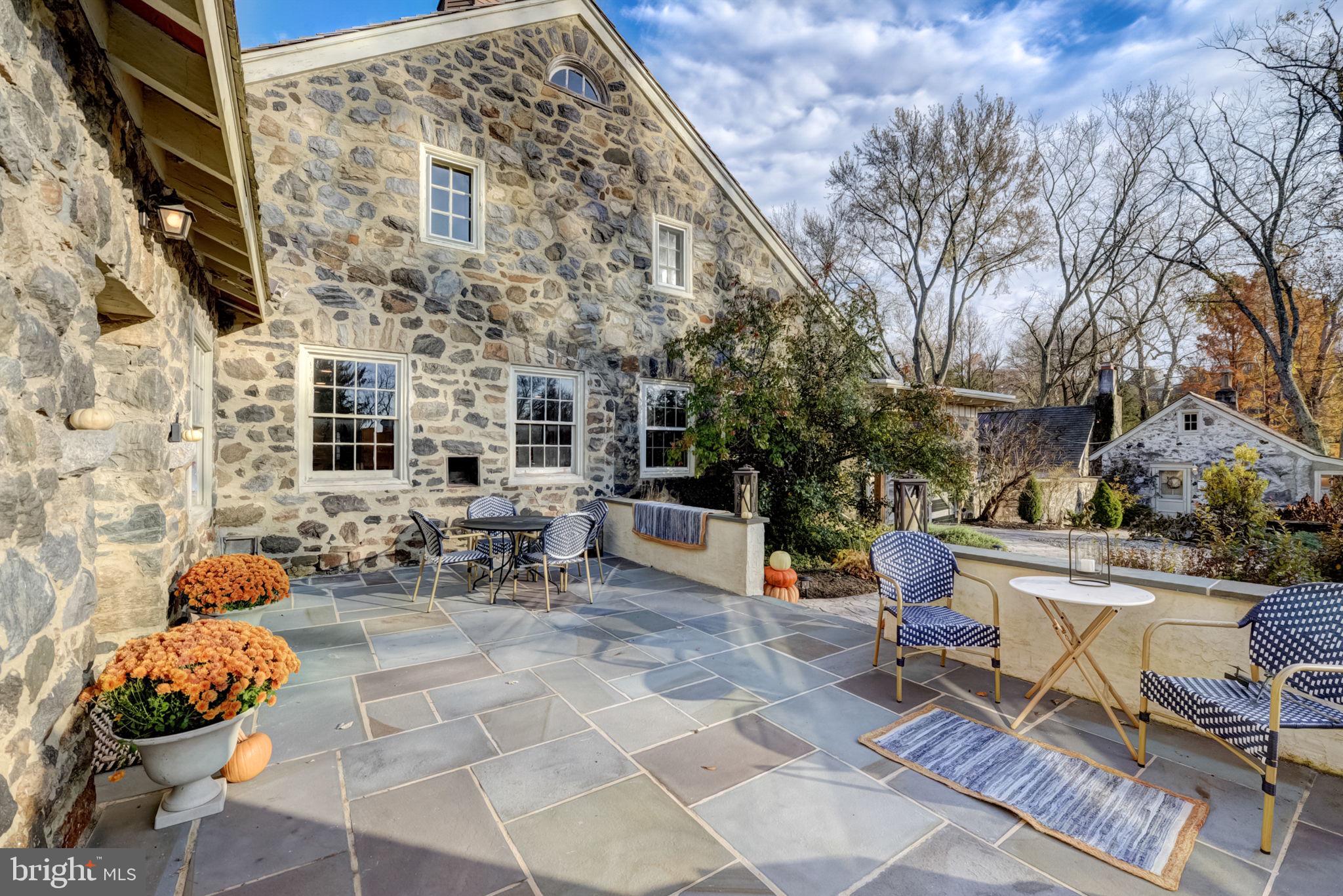 RADNOR HUNT - Residential