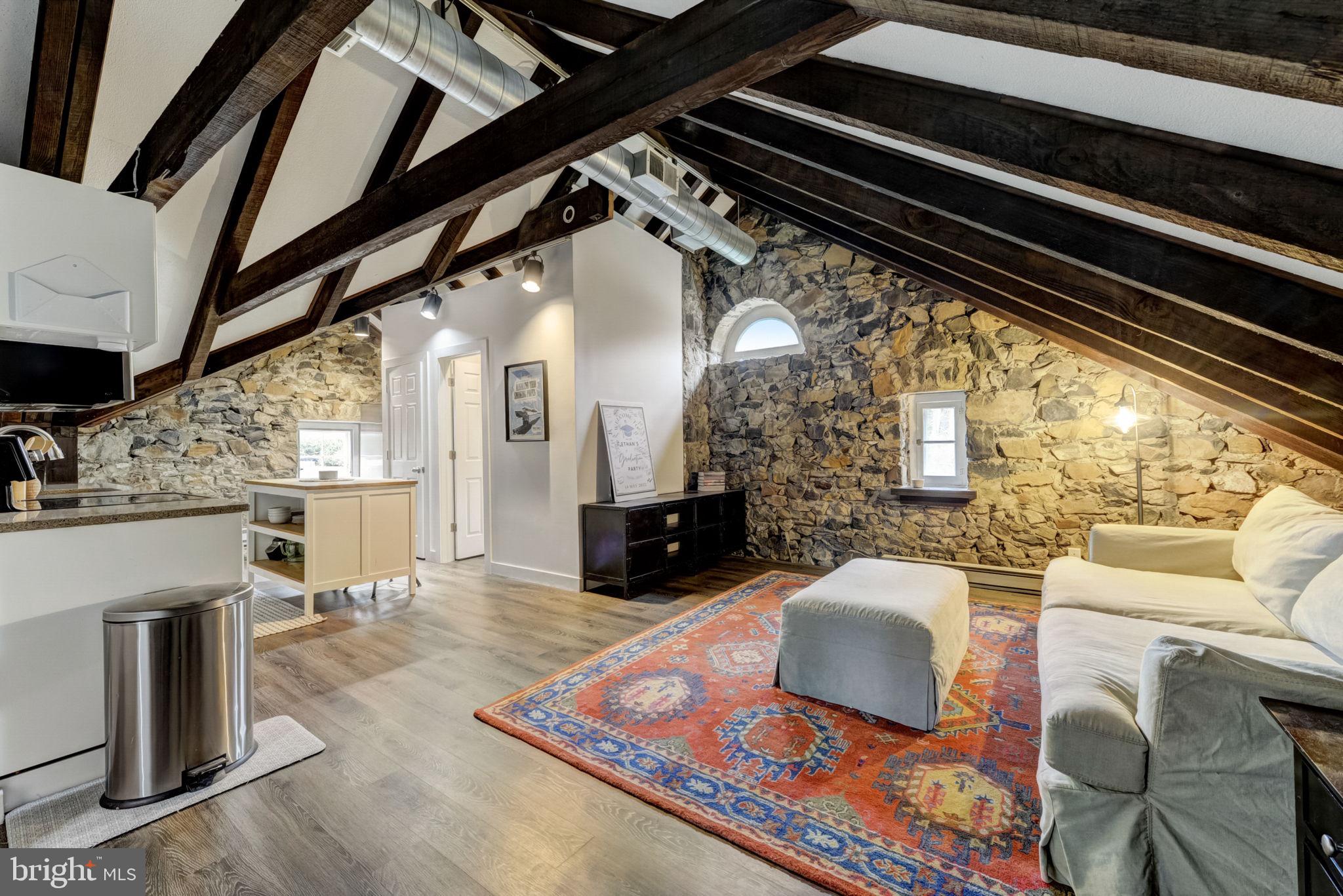 RADNOR HUNT - Residential