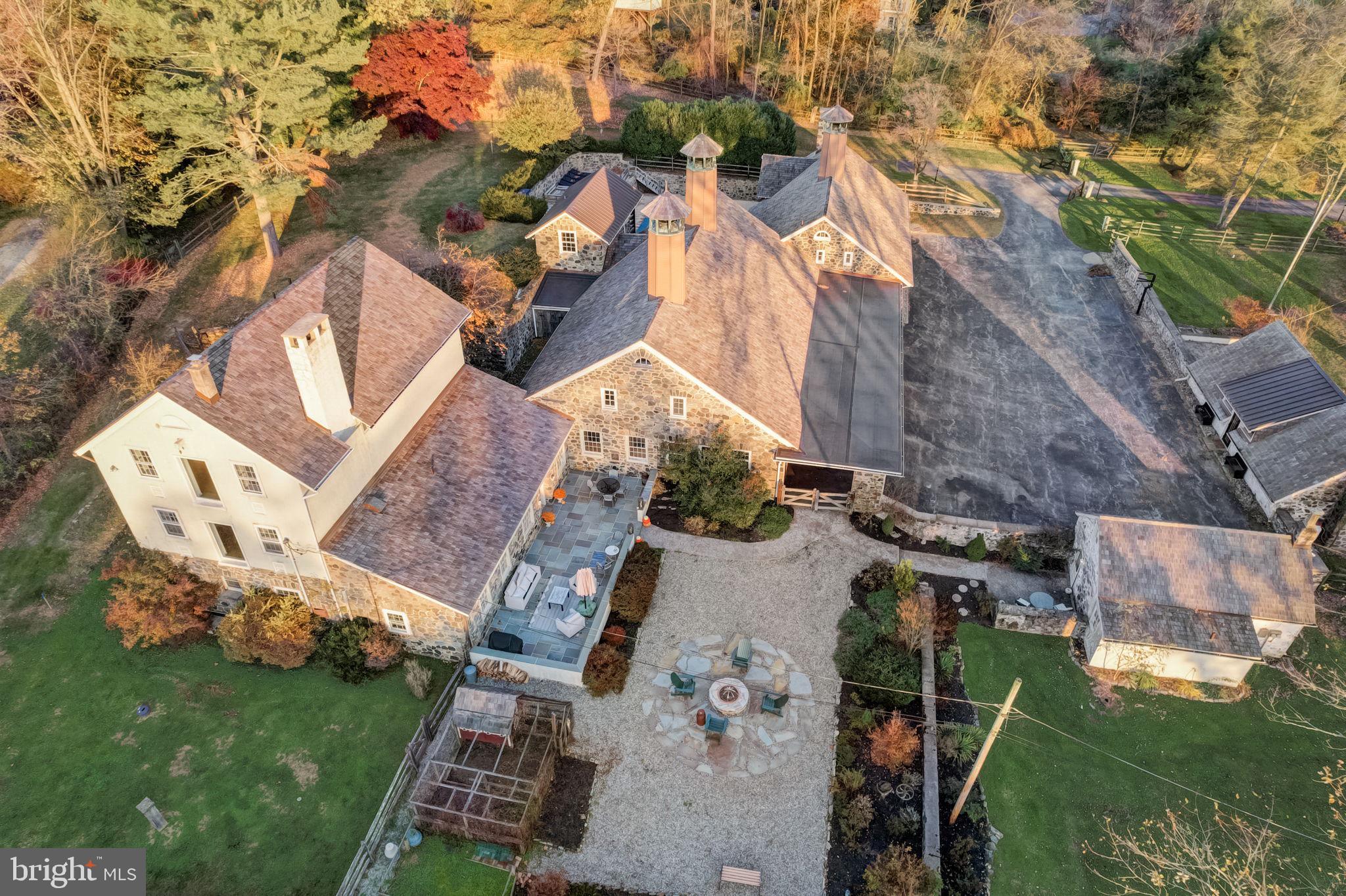 RADNOR HUNT - Residential