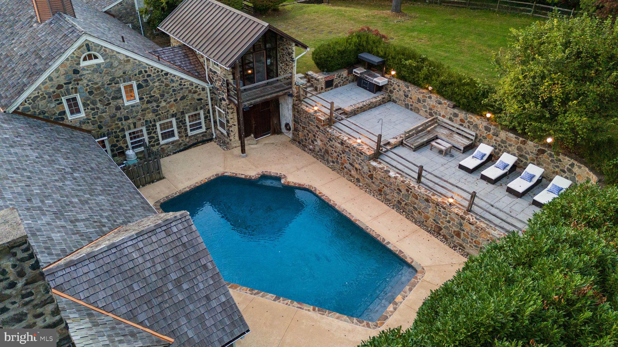 RADNOR HUNT - Residential