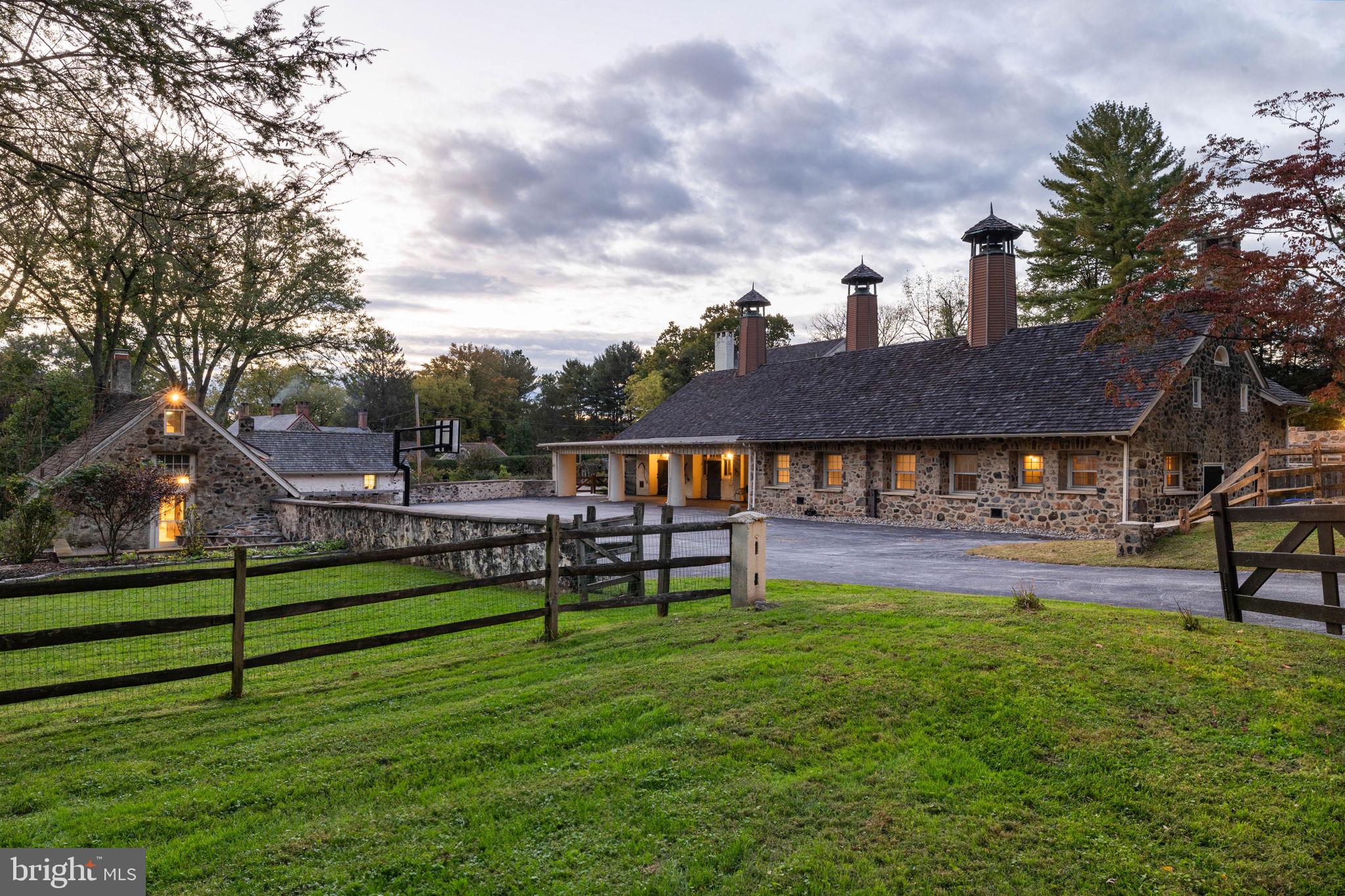 RADNOR HUNT - Residential