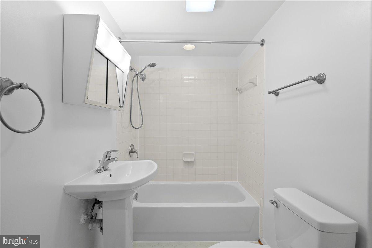 KEENE MILL STATION - Residential Lease