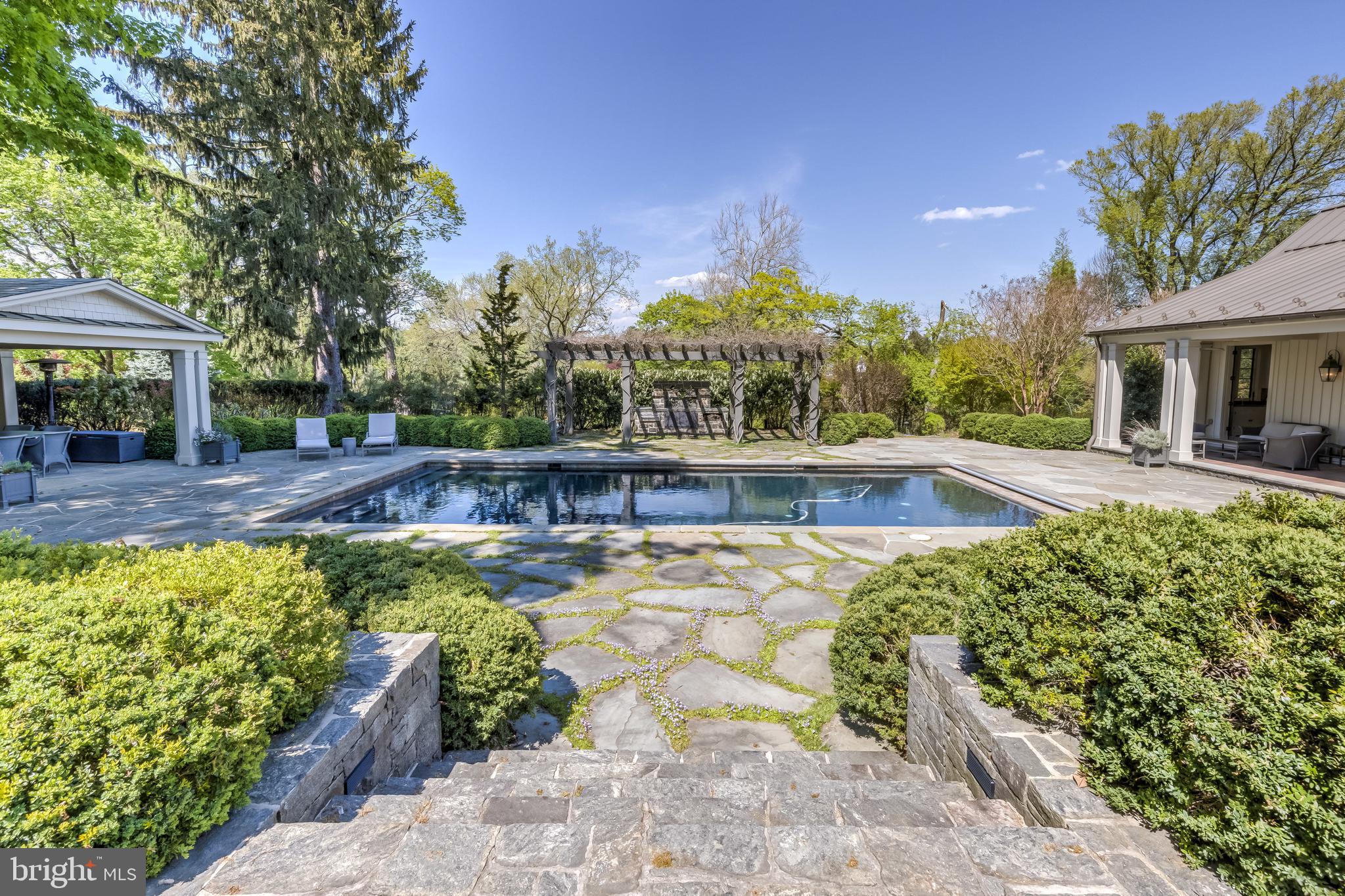 RUXTON - Residential