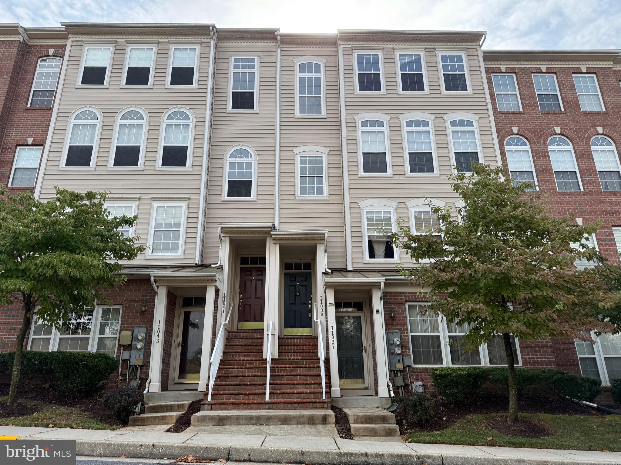 VILLAGE OF MILL RUN - Residential Lease