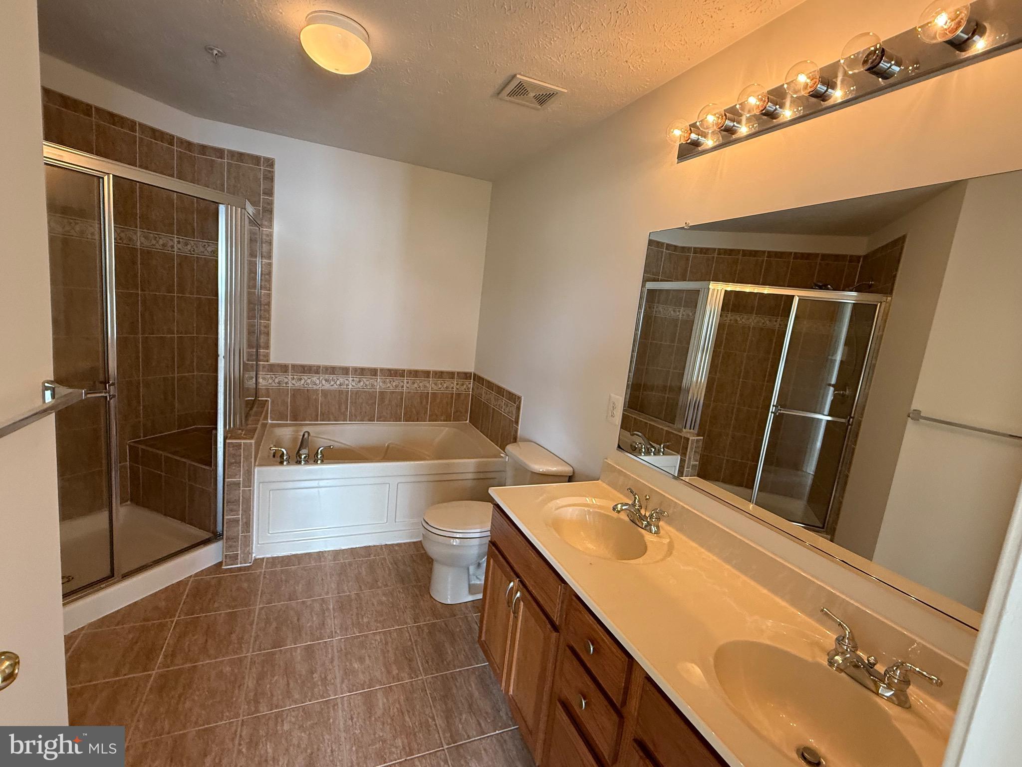 VILLAGE OF MILL RUN - Residential Lease