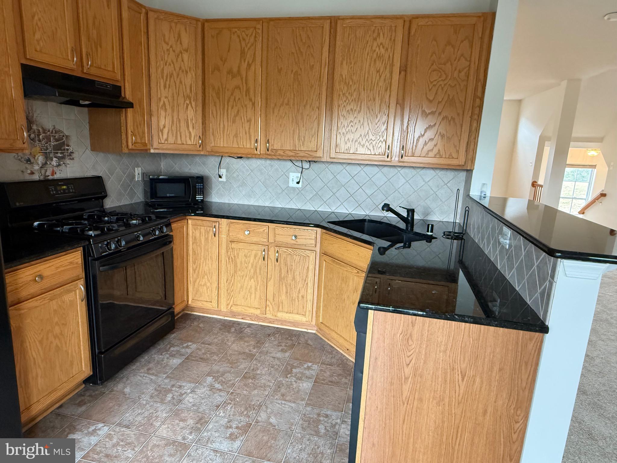 VILLAGE OF MILL RUN - Residential Lease