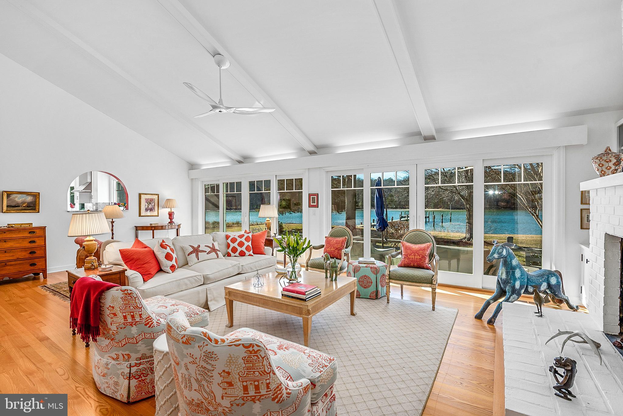 PIRATES COVE - Residential