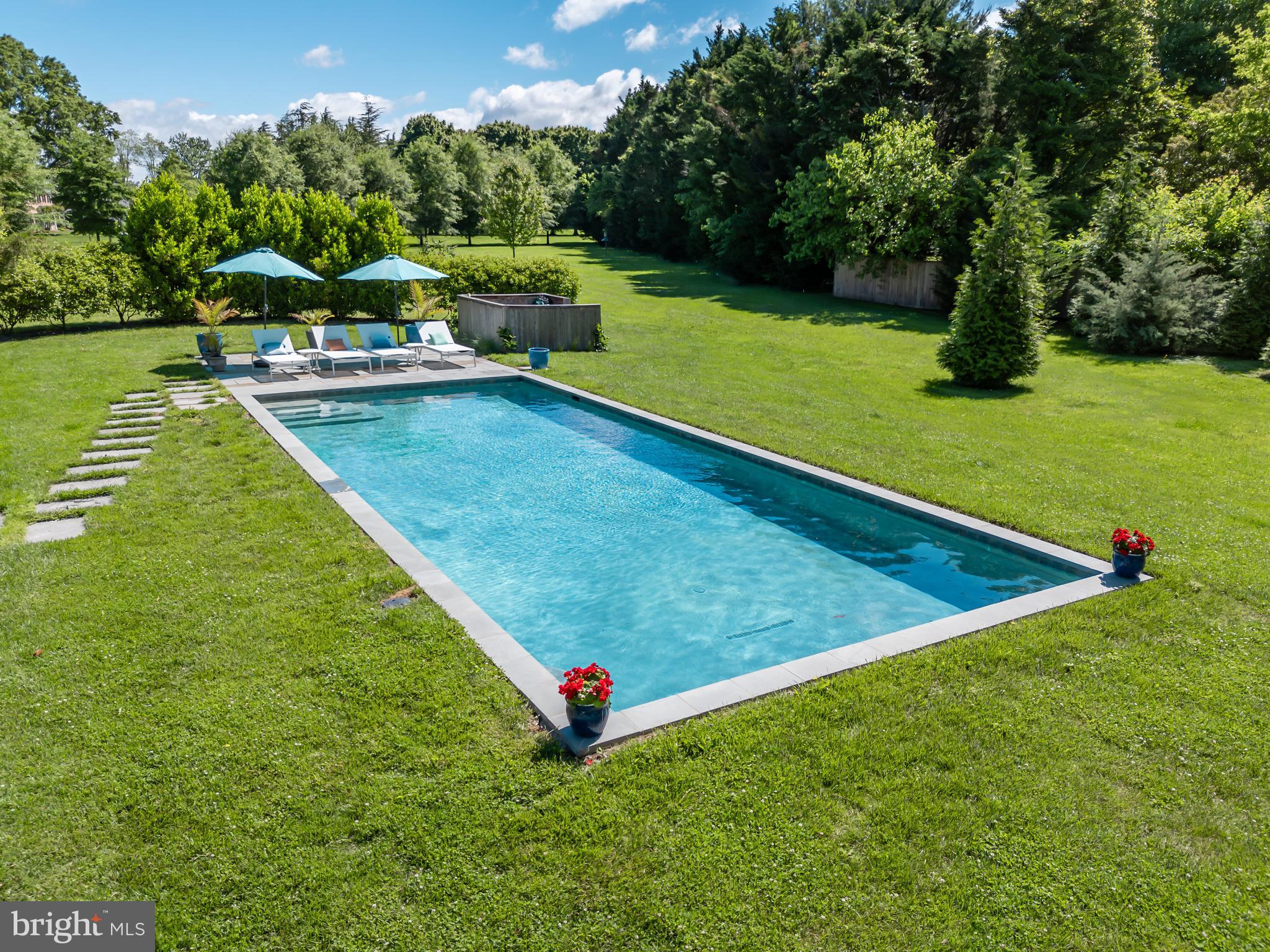 PIRATES COVE - Residential