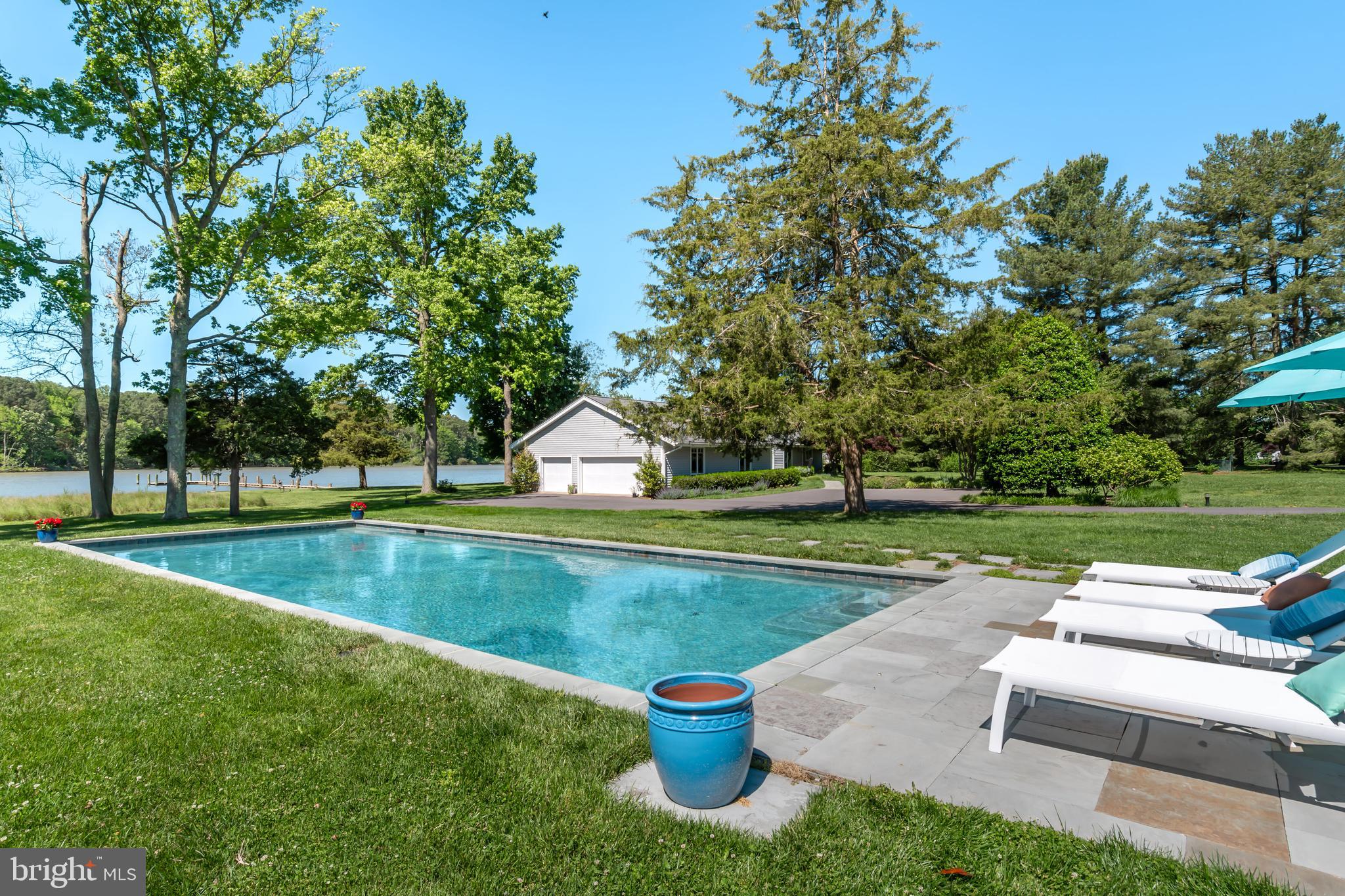 PIRATES COVE - Residential