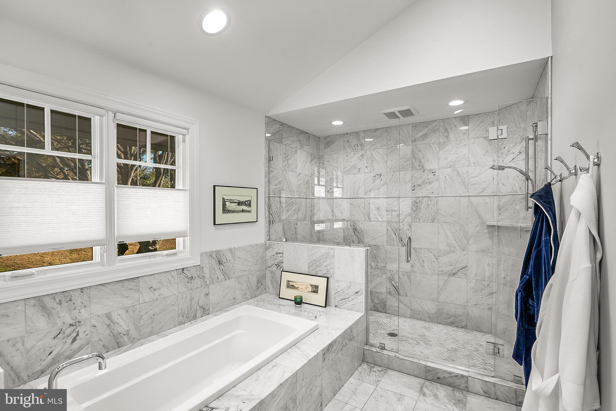 PIRATES COVE - Residential