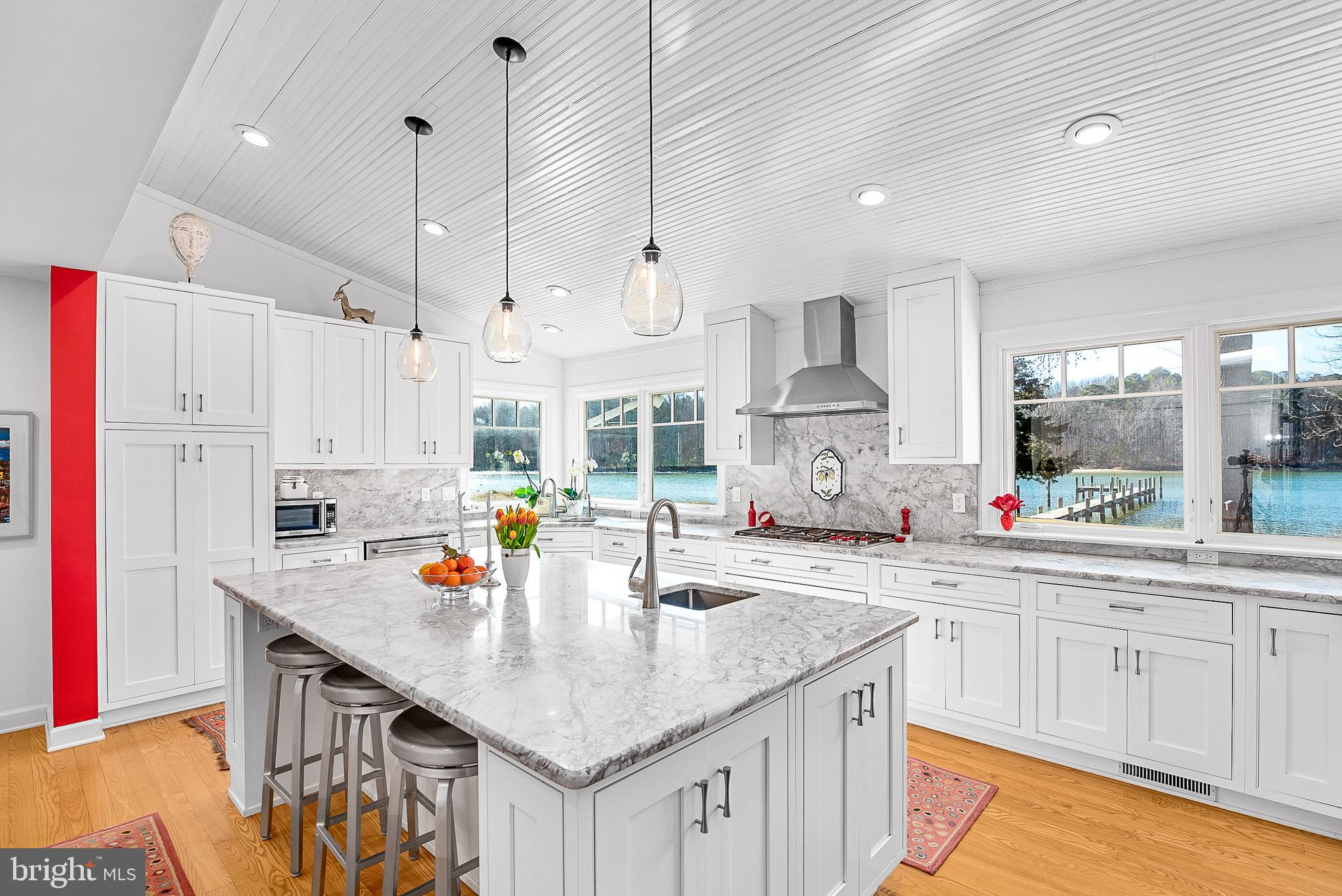 PIRATES COVE - Residential