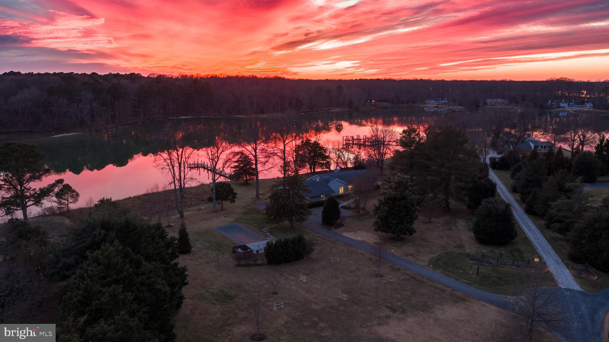 PIRATES COVE - Residential