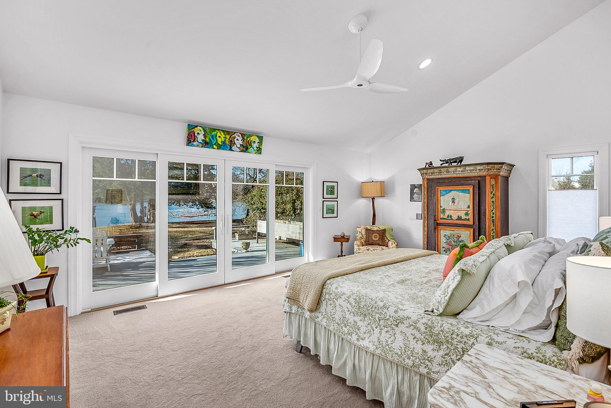 PIRATES COVE - Residential