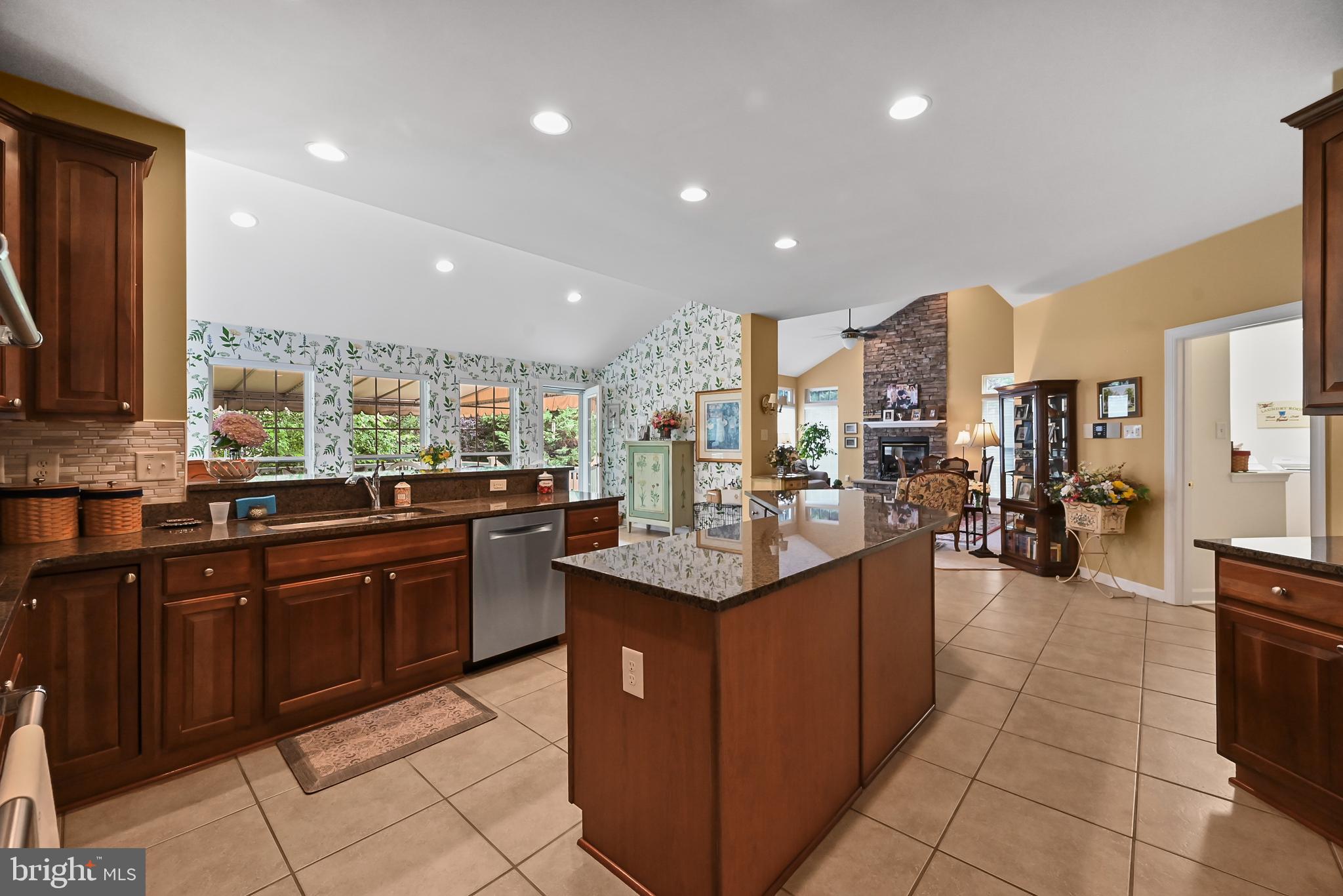 689 SPRING MEADOW DRIVE