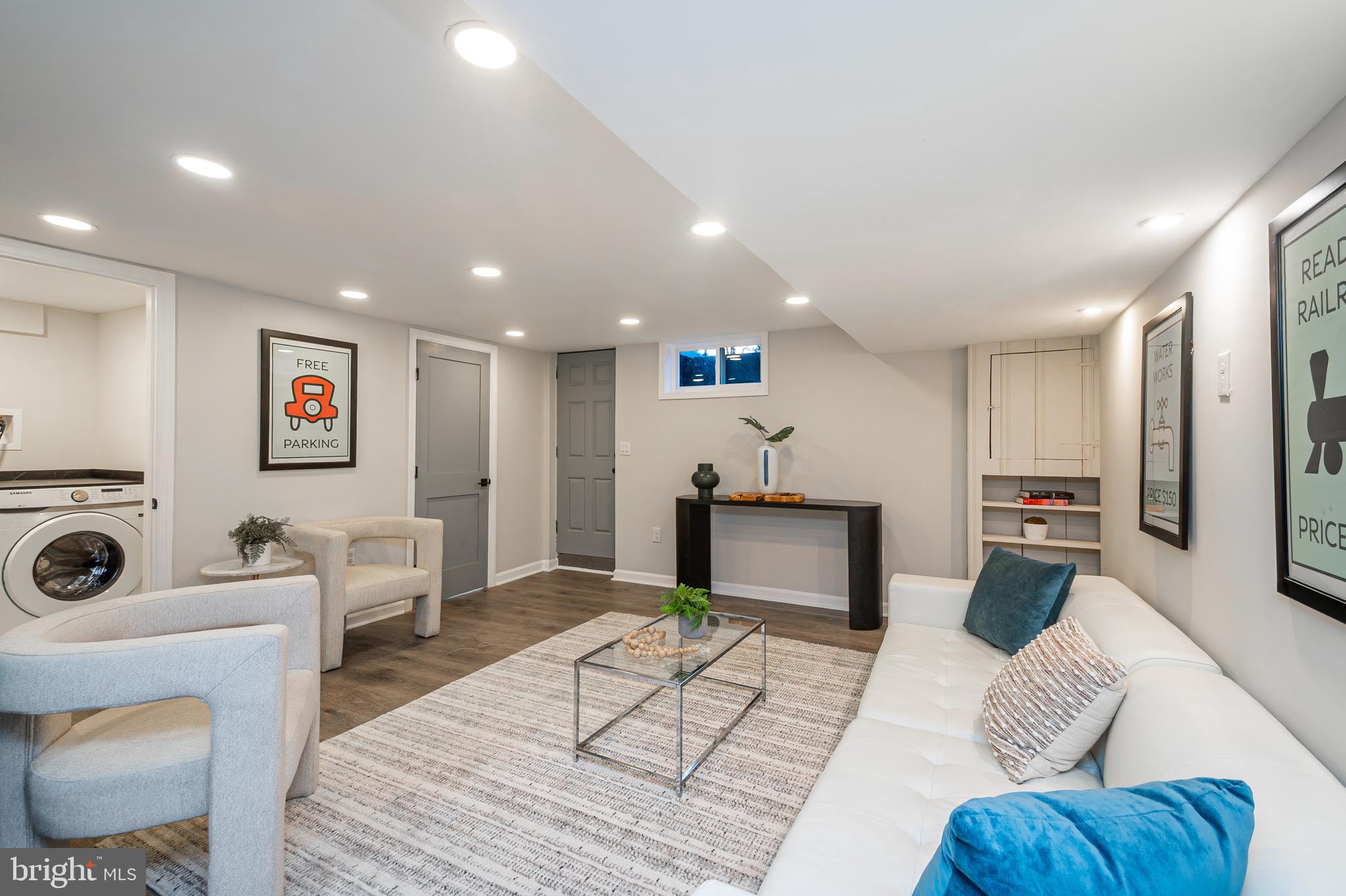 CHINQUAPIN PARK - Residential