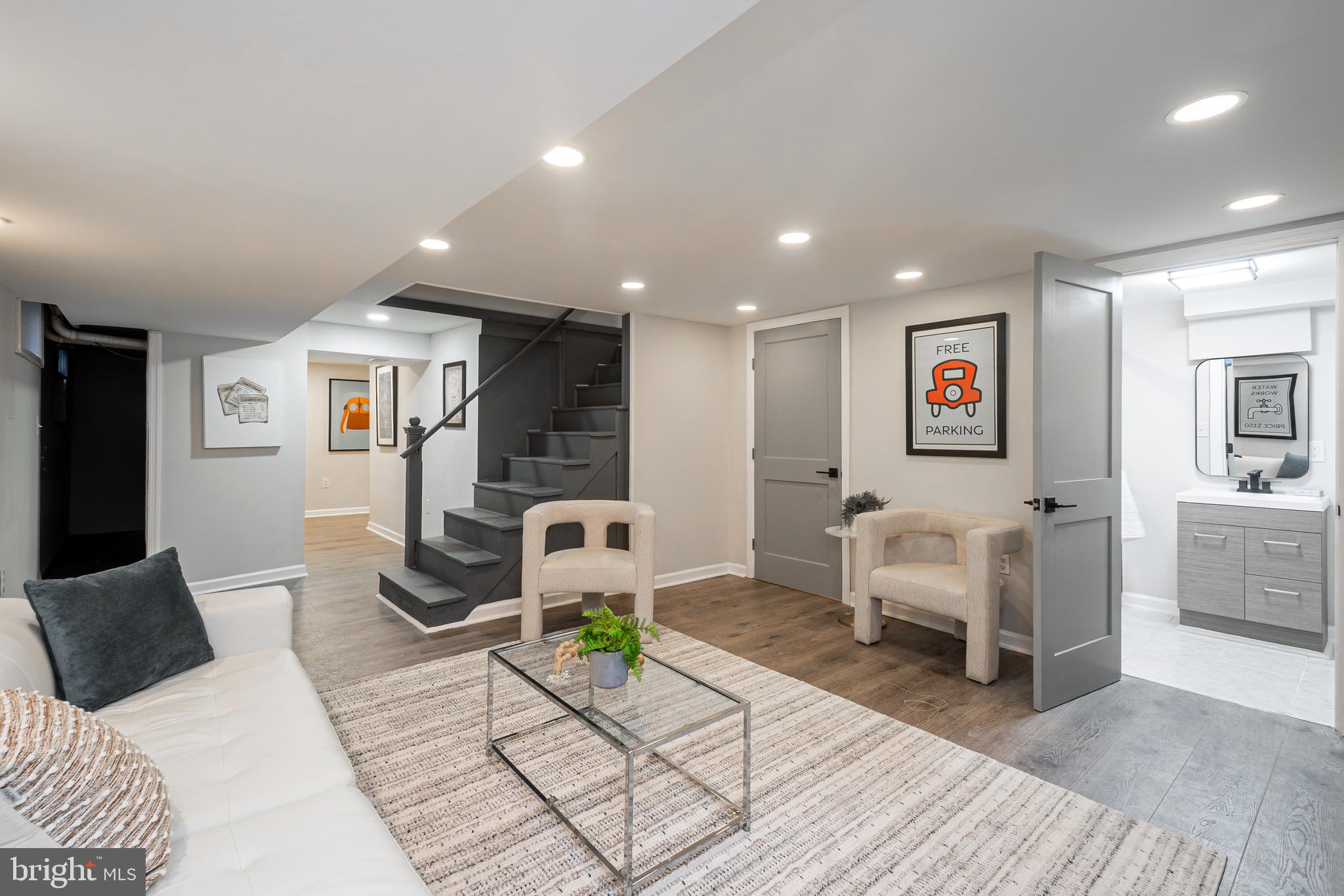 CHINQUAPIN PARK - Residential