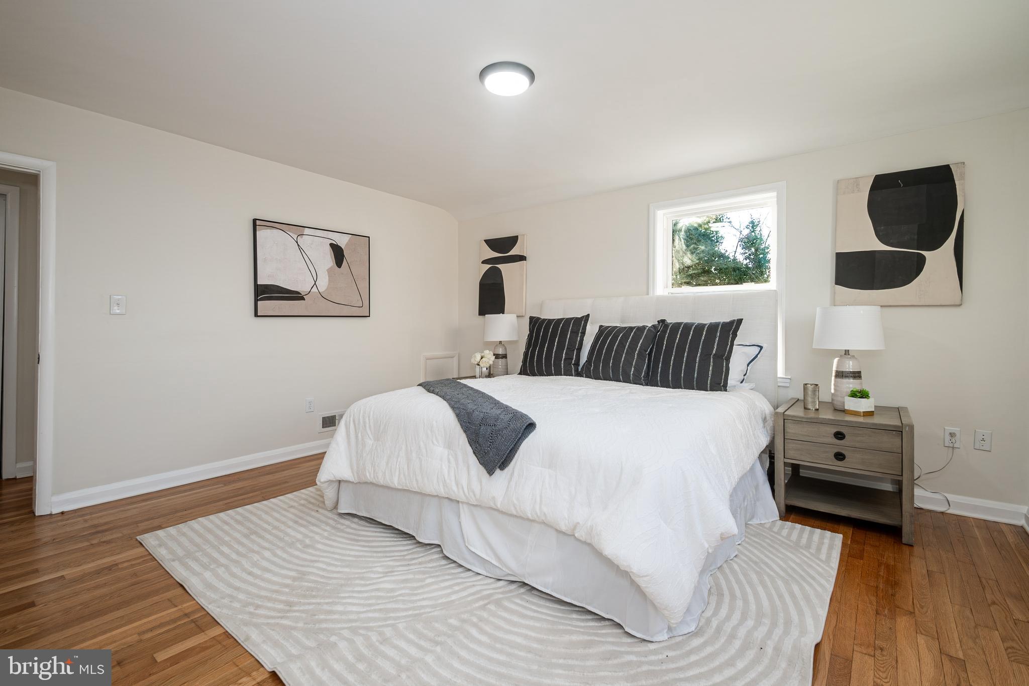 CHINQUAPIN PARK - Residential