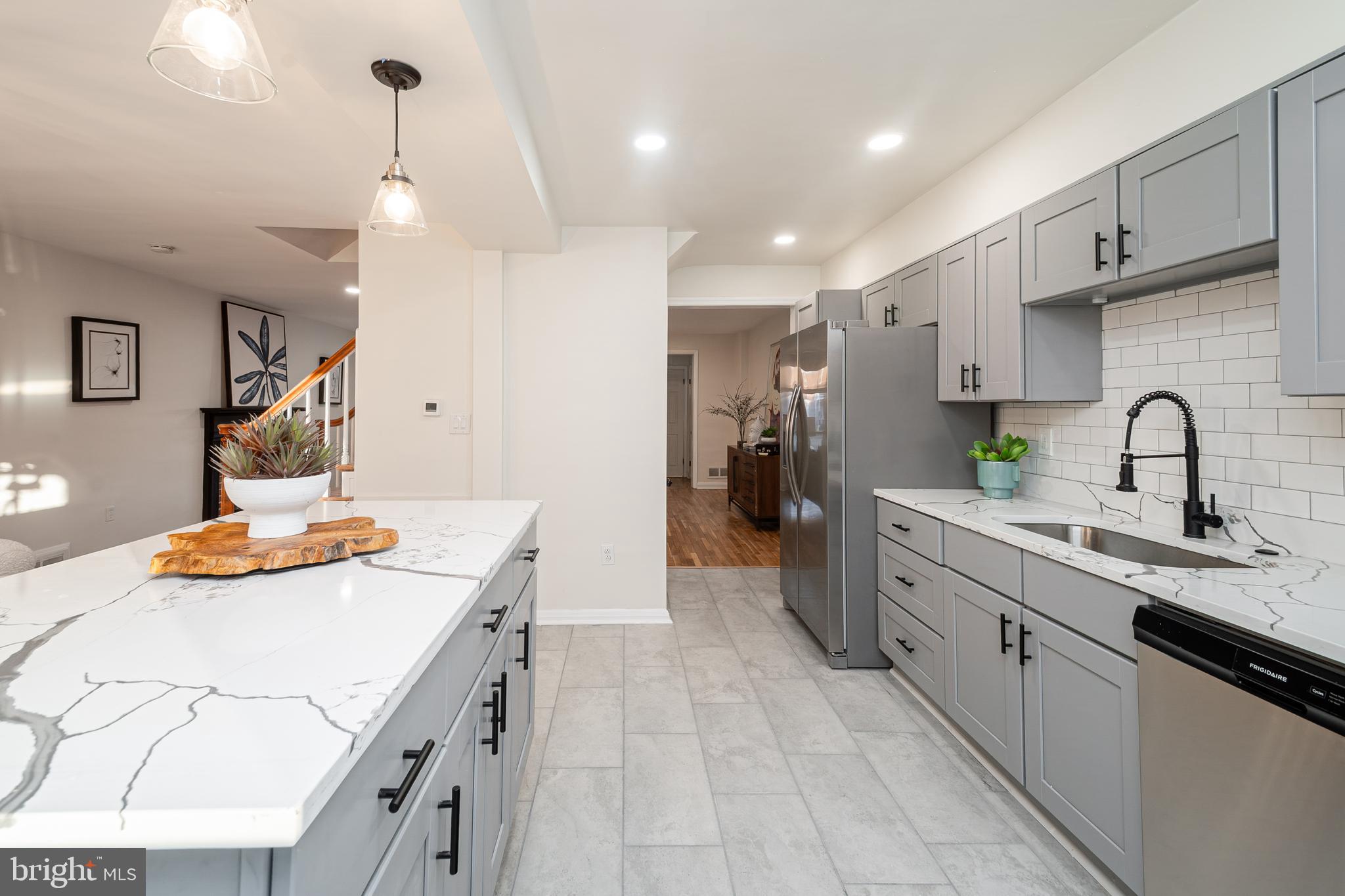 CHINQUAPIN PARK - Residential