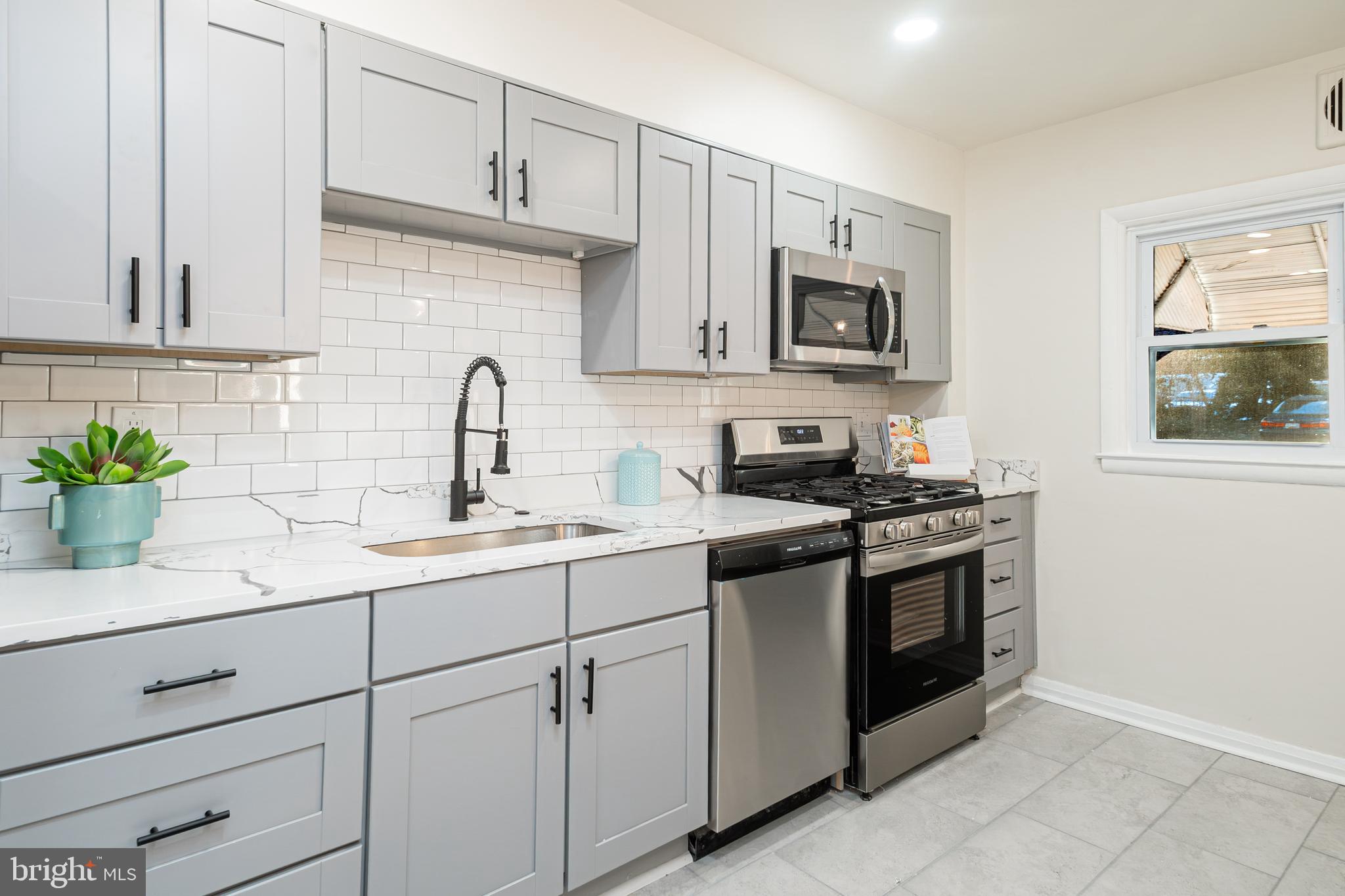 CHINQUAPIN PARK - Residential