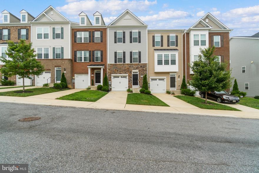 A gorgeous 3 bedroom, 2 full baths, 1 half-bath, three-story townhome in the popular neighborhood of Heathermore in Upper Marlboro. The beautiful foyer opens to a lower-level recreation room and interior access to the garage. Rear exit to the grassy backyard area. Main-level expansive open concept dining and living room spaces with hardwoods throughout. Fabulous gourmet kitchen with plenty of cabinet and counter space, granite countertops, sleek modern stainless-steel appliances, gas cooking, and double sinks. The lavish upper-level includes a spacious owner’s suite with walk-in closets and owner’s bath with double vanity, separate ceramic tile shower, and large soaking tub. Also, on the upper-level are two additional bedrooms and another full bath with tub/shower. Complete with the 1-car garage and additional 2-car driveway parking. Great location for commuters using I495, I295, and a short 20 minutes to Joint Base Andrews. Terrific recreation choices at the Marlton Swim, Recreation, and Golf Club, Southern Area Aquatics and Recreation Complex, and Rosaryville State Park. All less than 10 minutes away. Handy dining and shopping choices within two minutes at the nearby Osborn Shopping Center. This one won’t last long! MAKE YOUR SHOWING APPOINTMEN TODAY!
